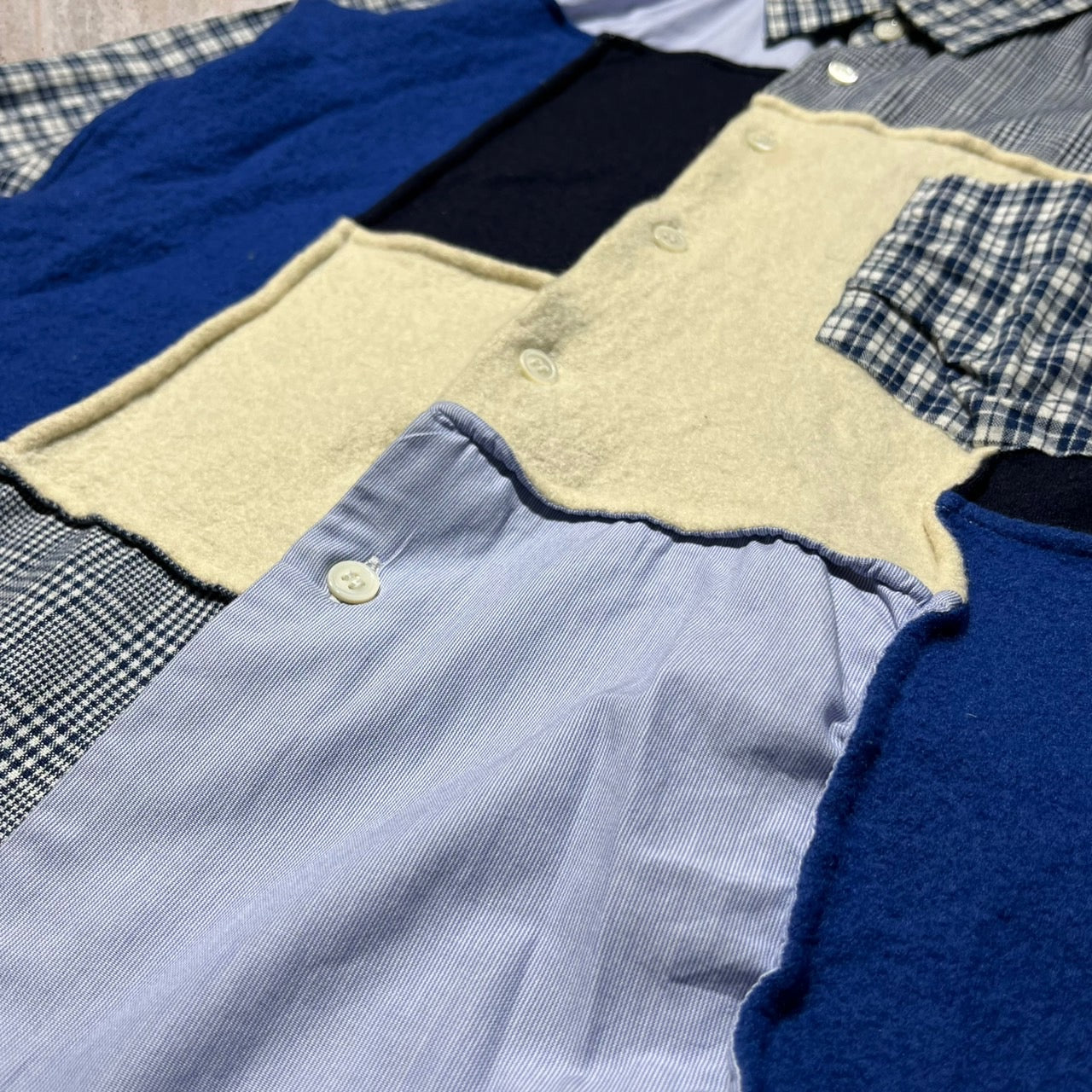 COMME des GARCONS HOMME(コムデギャルソンオム) 10AWウール縮絨パッチワークシャツ HF-B054 S ブルー AD2010