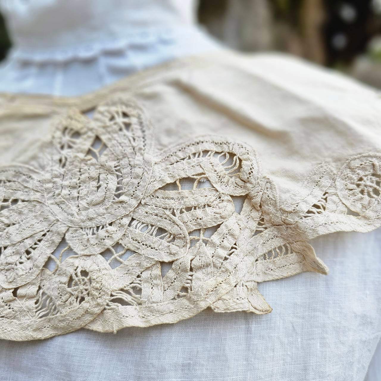 Euro vintage(ヨーロッパヴィンテージ) cottonlinen batten lace collar コットンリネンのバテンレースのつけ襟 未使用に近い/後染め加工 ベージュ