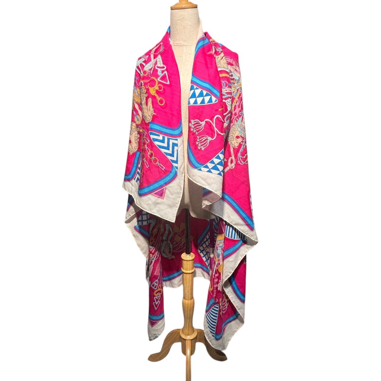 HERMES(エルメス) ”BOUQUETS SELLIER” Carre 140 ”鞍職人の花束” カレ 140 ピンク×ブルー カシミア シルク 大判 ストール スカーフ