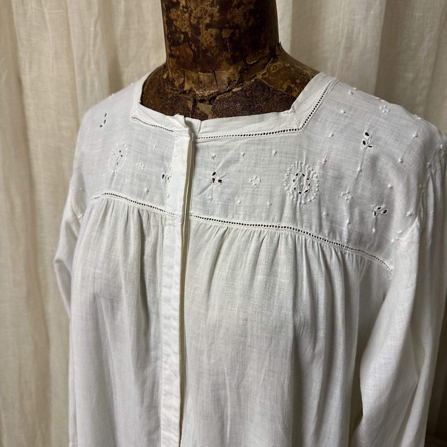 Euro vintage(ヨーロッパヴィンテージ) 30~40's ivory cotton square neck with floral cutwork knighty フローラルカットワークレースのコットンナイティドレス ワンピース 表記無し(M~L程度) アイボリー