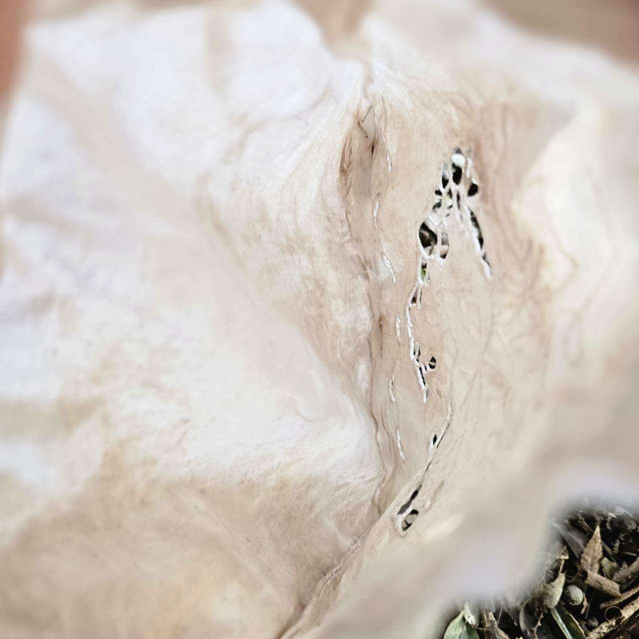 Euro antique(ヨーロッパアンティーク) antique linen cutwork embroidery purse アンティークリネンのカットワーク刺繍巾着 ポーチ 後染め加工 ピンクベージュ