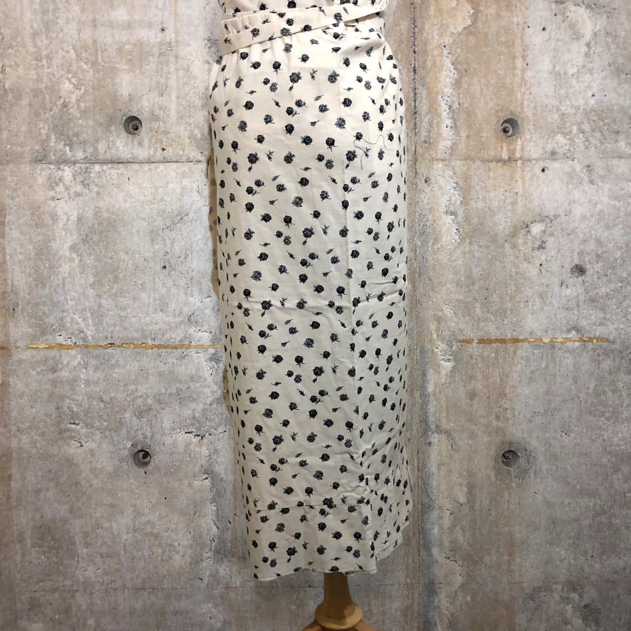 COMME des GARCONS(コムデギャルソン) 02SSフラワープリント巻きスカート/00S/稀少/花柄 GE-S042 SIZE FREE アイボリー×ブラック AD2001