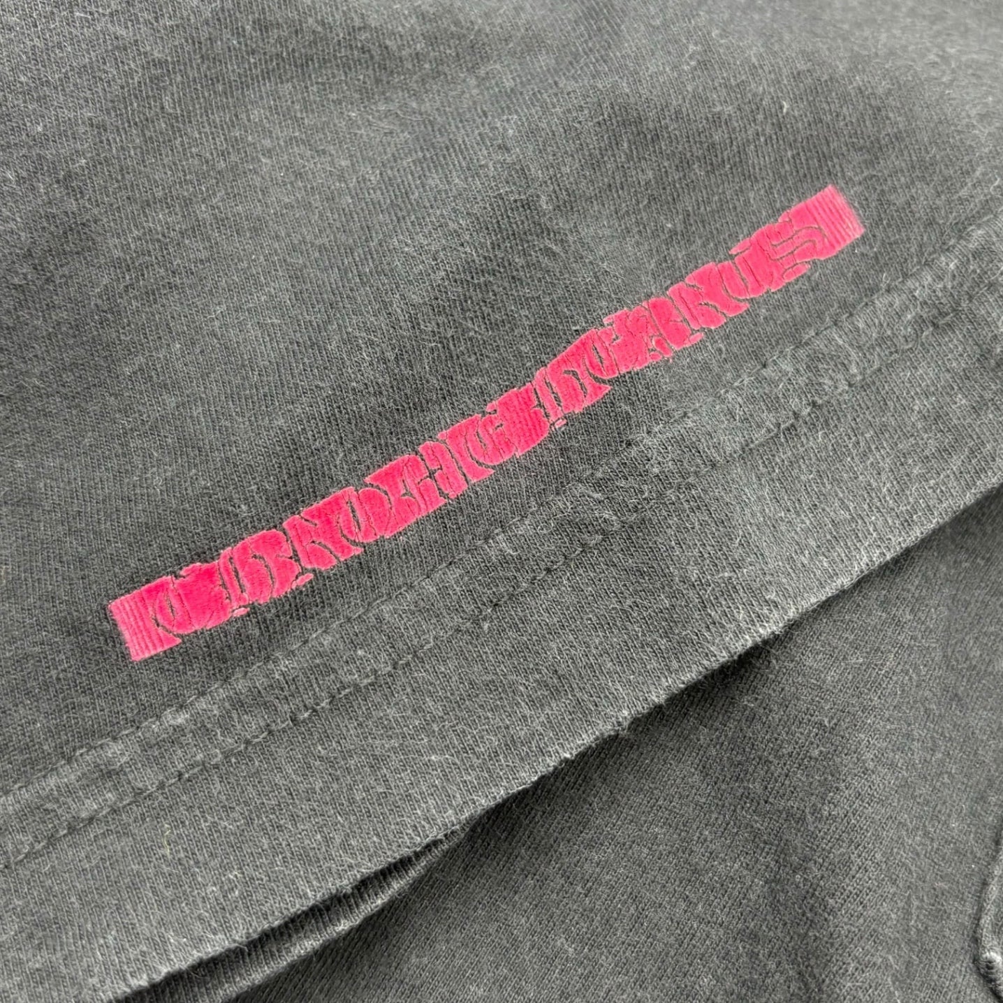 CHROME HEARTS(クロムハーツ) NEON PINK STRIPE LOGO TEE ネオピンク ストライプロゴTシャツ 2212-304-0788 L ブラック×ピンク