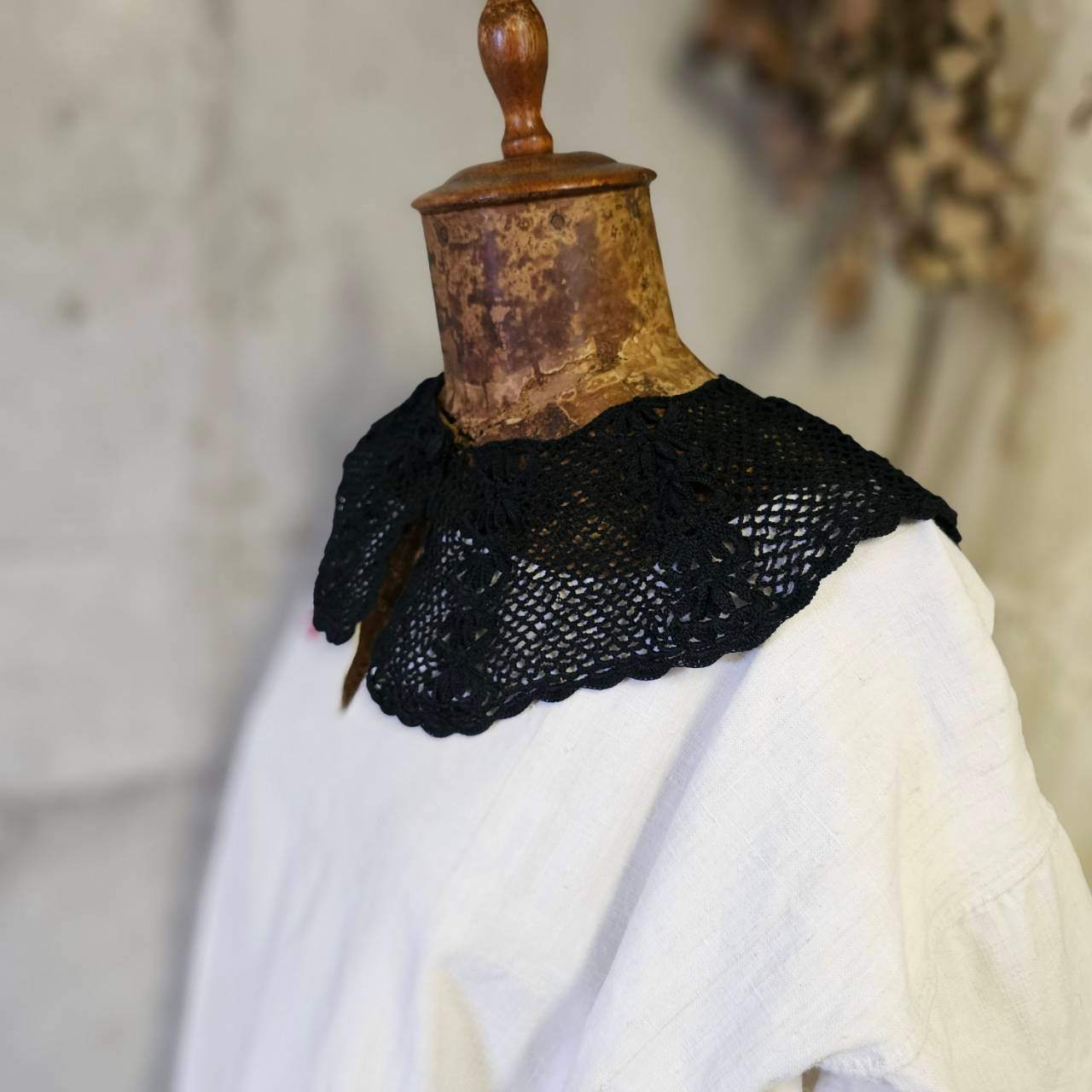 Euro vintage(ヨーロッパヴィンテージ) crochet lace collar クロッシェ編みレースのクラシカルなつけ襟 未使用に近い/後染め加工 ブラック