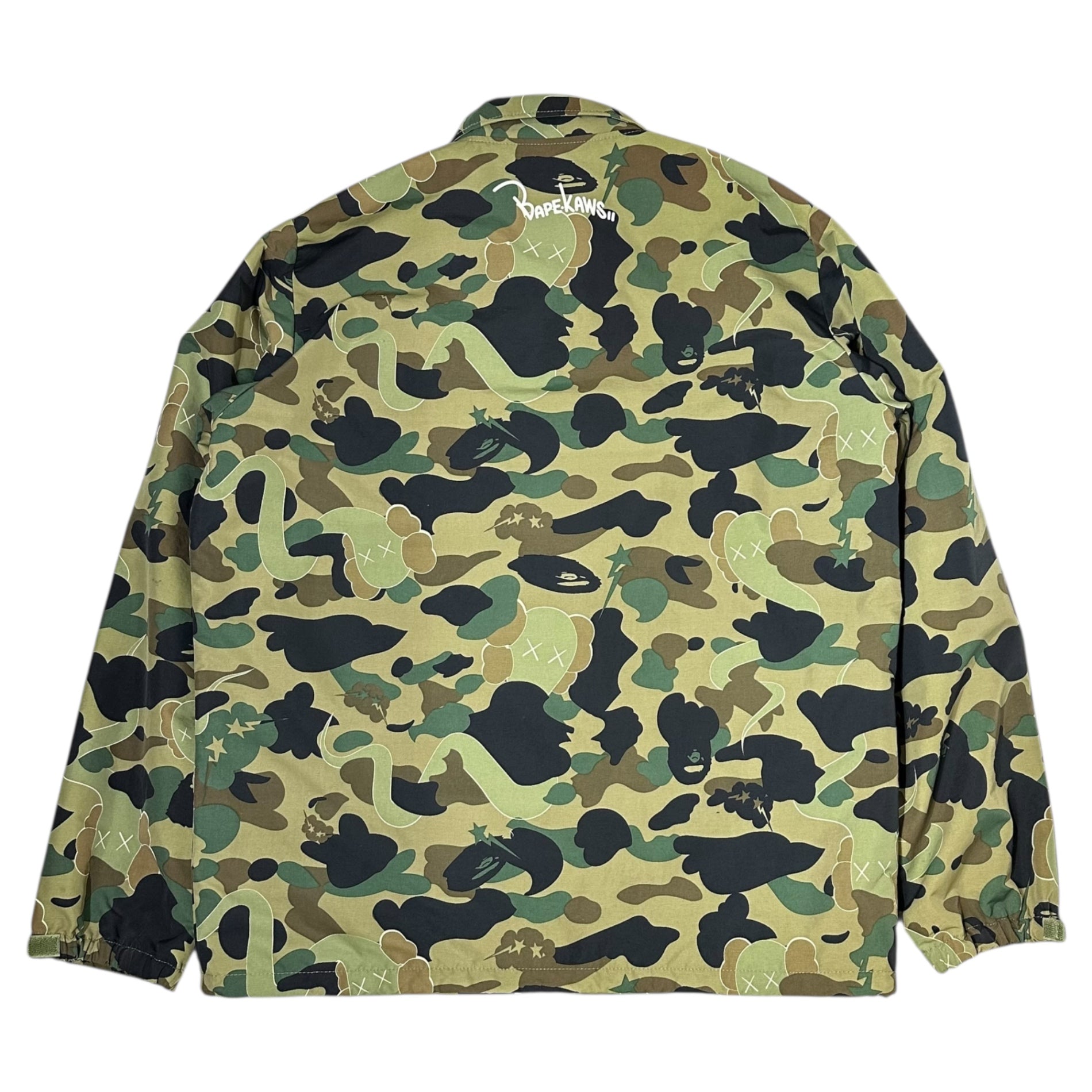 BAPE BY A BATHING APE(ベイプ バイ アベイシングエイプ) ×KAWS 1st camo Nylon Coach Jacket カウズ コラボ ファーストカモ ナイロン コーチ ジャケット M グリーン