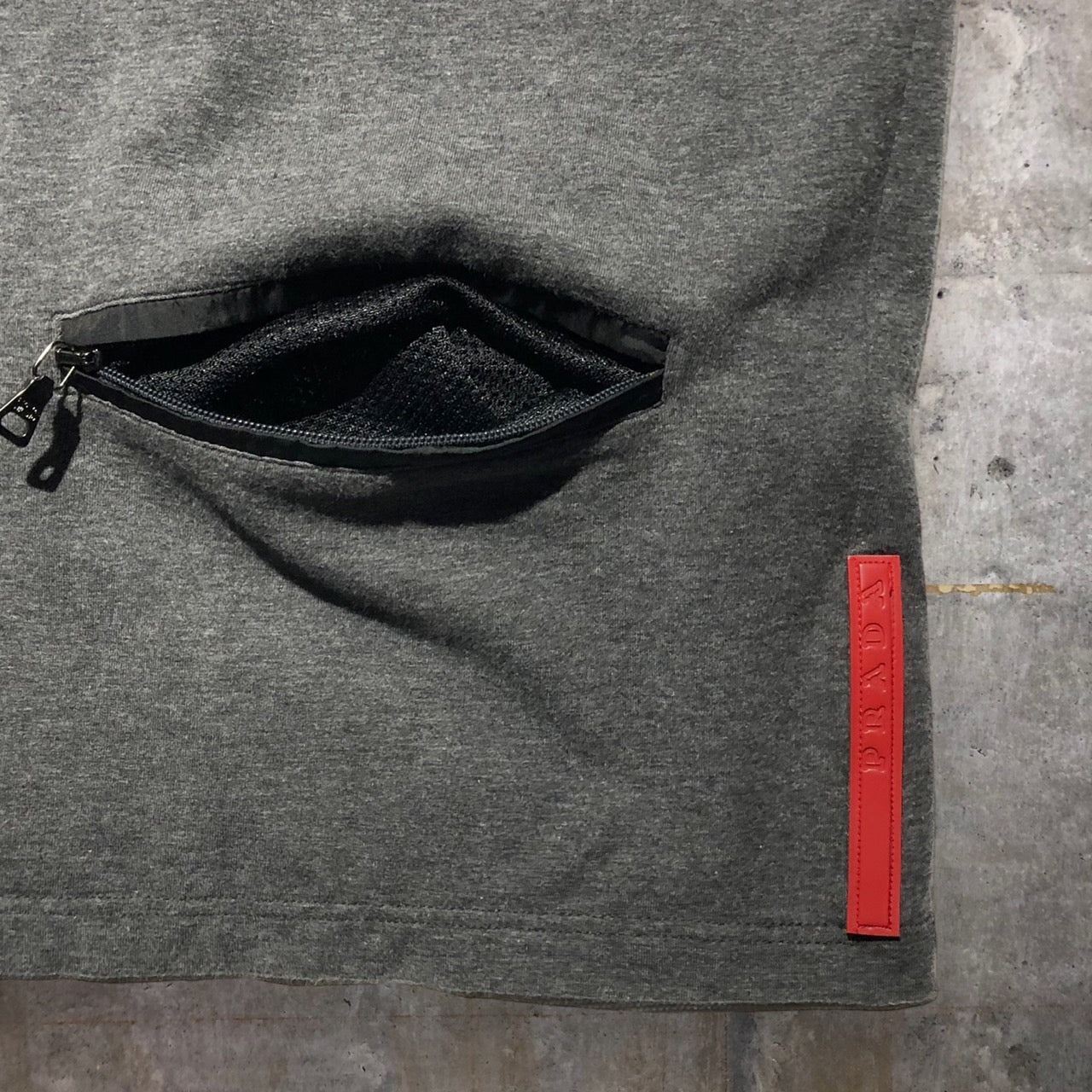 PRADA SPORT(プラダスポーツ) ハージジップバックポケットプルオーバー M グレー アーカイヴ