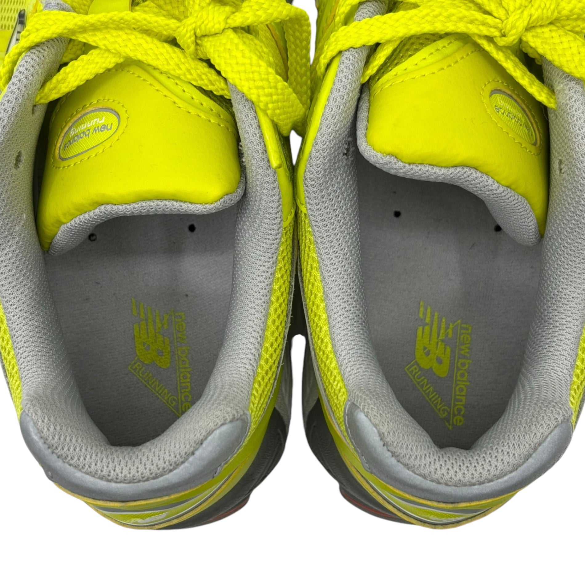 NEW BALANCE(ニューバランス) VOLT YELLOW ローカット スニーカー M2002RLC 27cm イエロー