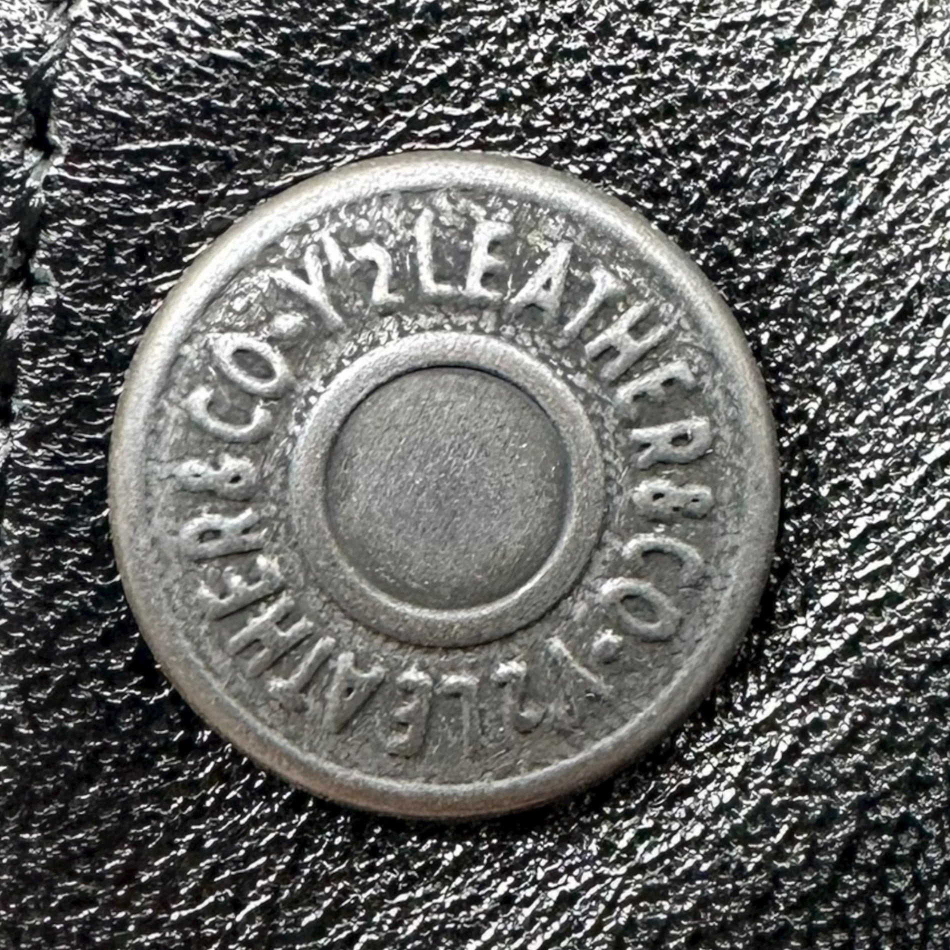 Y'2 LEATHER(ワイツーレザー) SOIL SOFT HORSE × ANILINE HORSE DOWN VEST オイルソフトホース × アニリンホース ダウン ベスト 0V-01 42 ブラック 馬革 レザー