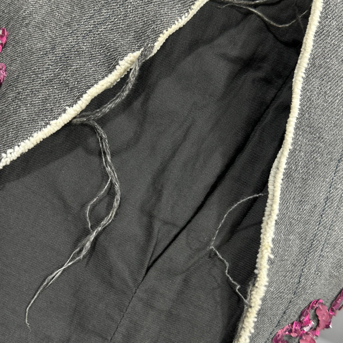 tricot COMME des GARCONS(トリココムデギャルソン) 2001AW Floral sequin collarless denim jacket フラワー スパンコール デニム ノーカラー ジャケット TC-J003 S グレー×ピンク AD2001 00's