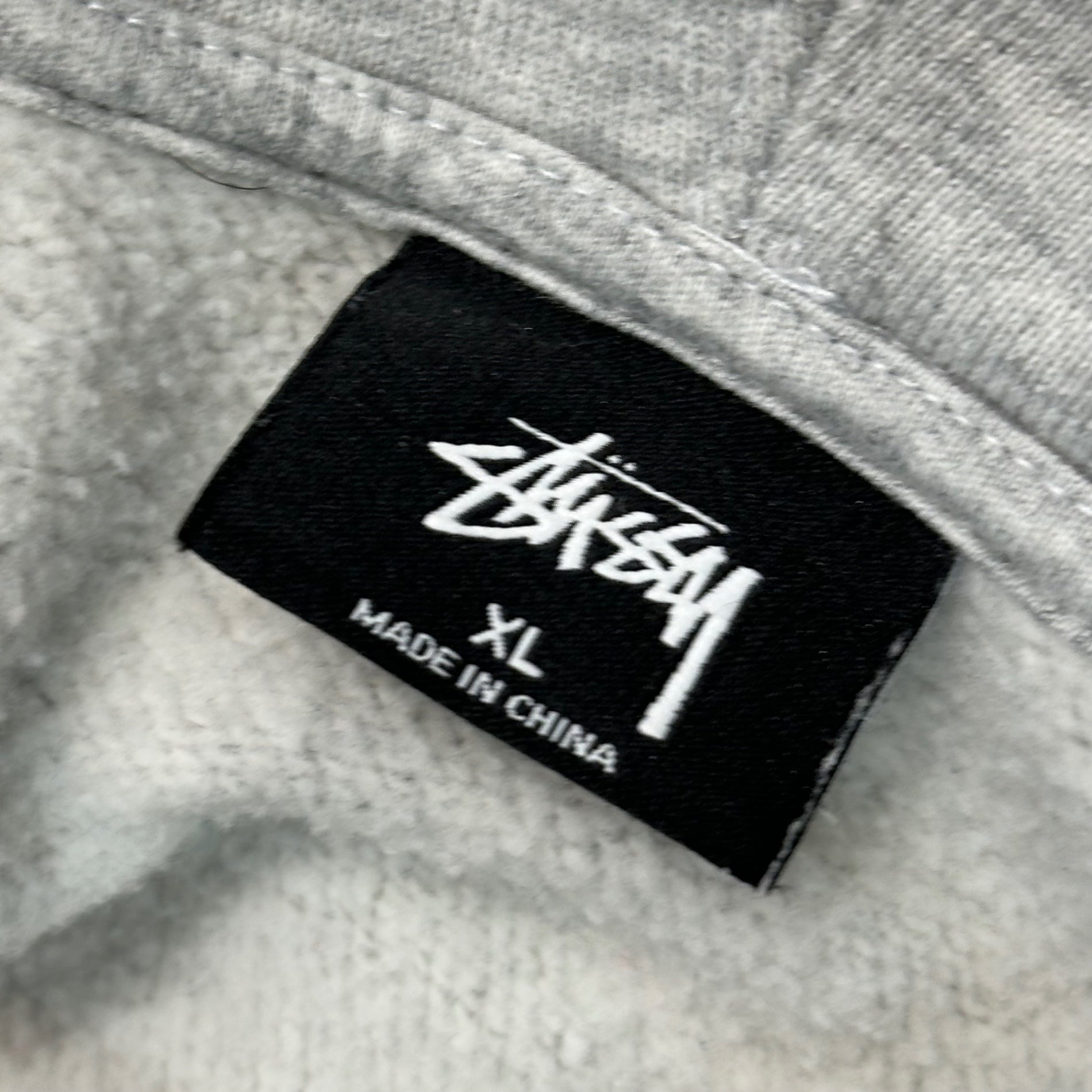 STUSSY(ステューシー) Global Roots Hoodie ロゴプリント プルオーバー パーカー XL ライトグレー