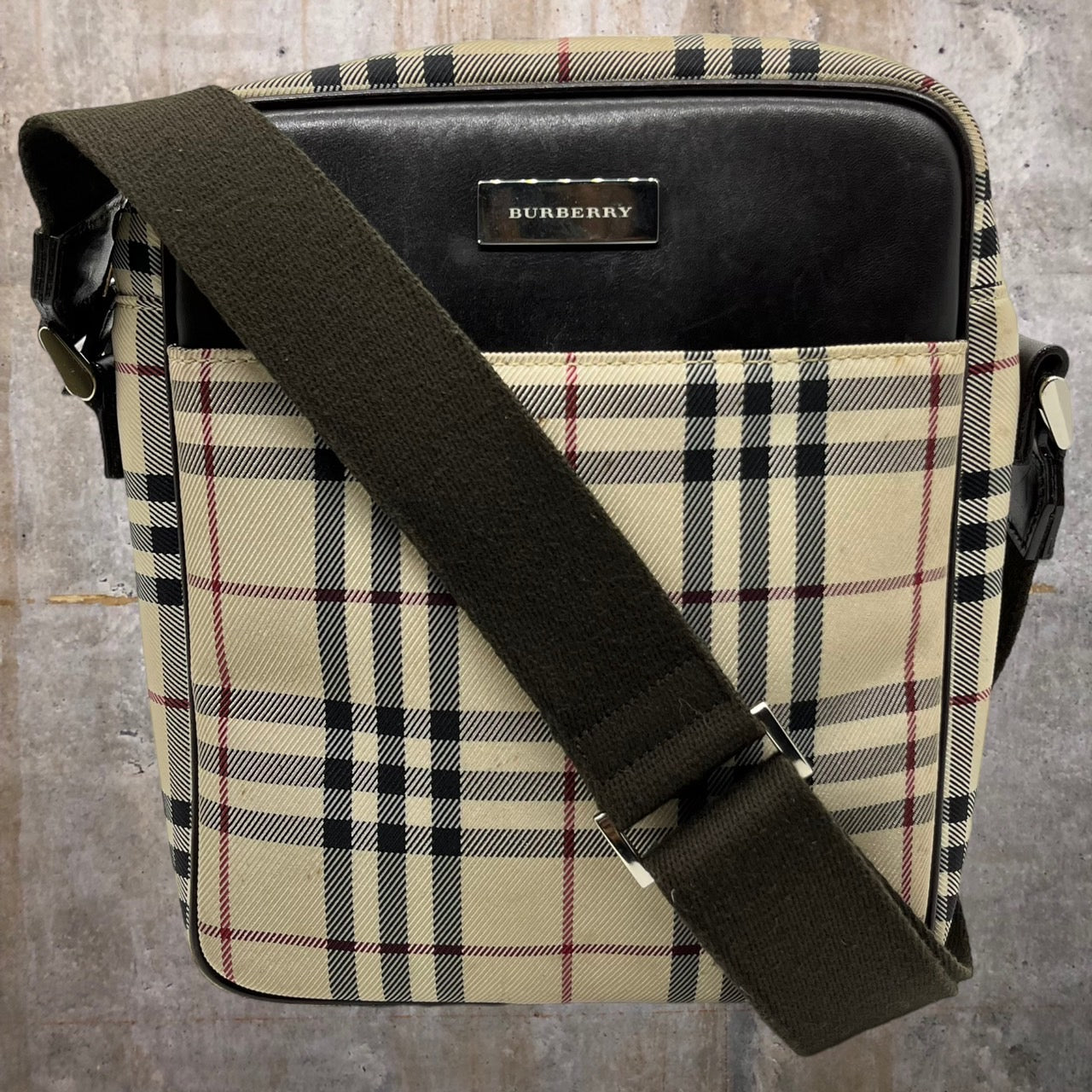 BURBERRY(バーバリー) ノヴァチェックショルダーバッグ/ショルダーポーチ ベージュ ロゴプレート/斜め掛け