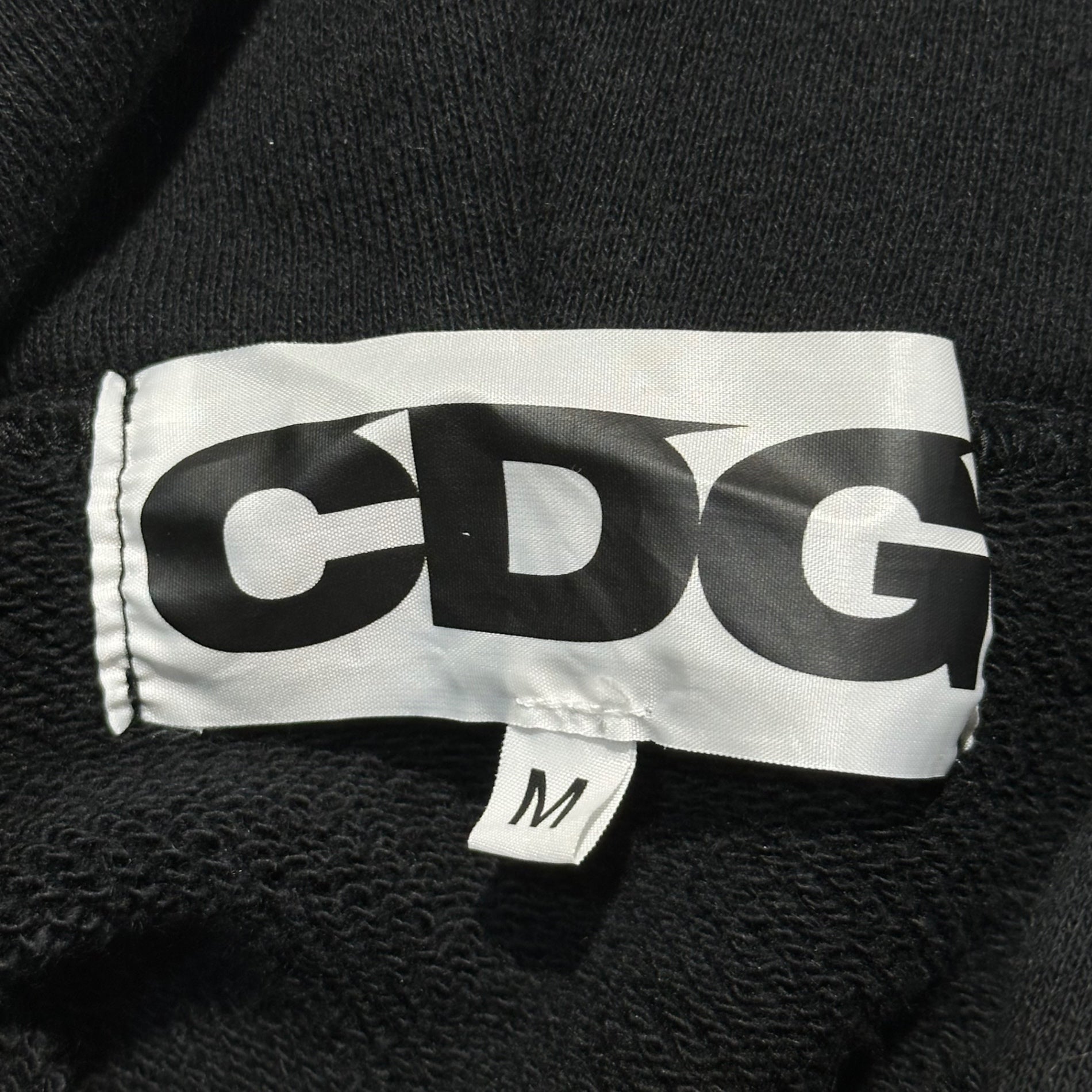 CDG COMME des GARCONS(シーディージーコムデギャルソン) CDG Logo Hooded Sweatshirt ロゴ プリント プルオーバー パーカー SZ-T070 M ブラック AD2023
