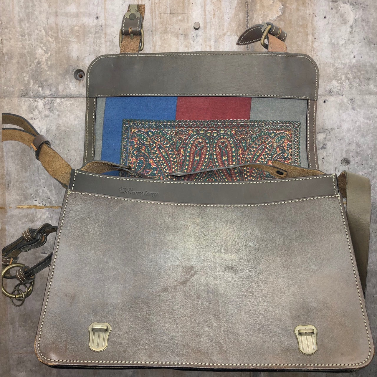 C.P. Company(シー ピー カンパニー) 90'sブライドルレザーショルダーバッグ ブラウン