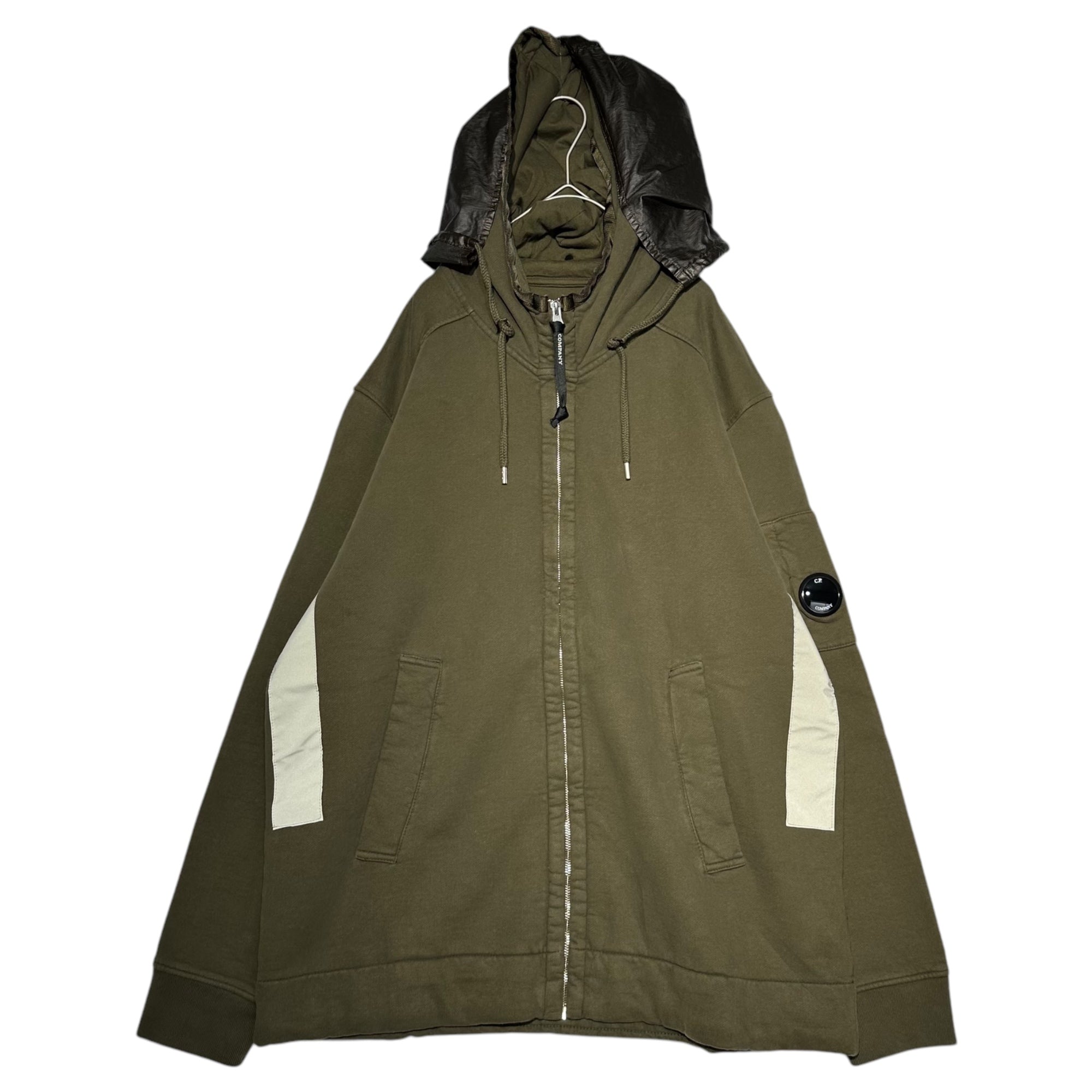 C.P.COMPANY(シーピーカンパニー) DIAGONAL FLEECE 2/1 ZIPPED HOODIE ダイアゴナル フリース ジップ フーディ 15CMSS161A 2XL カーキ パーカー ジャケット スウェット