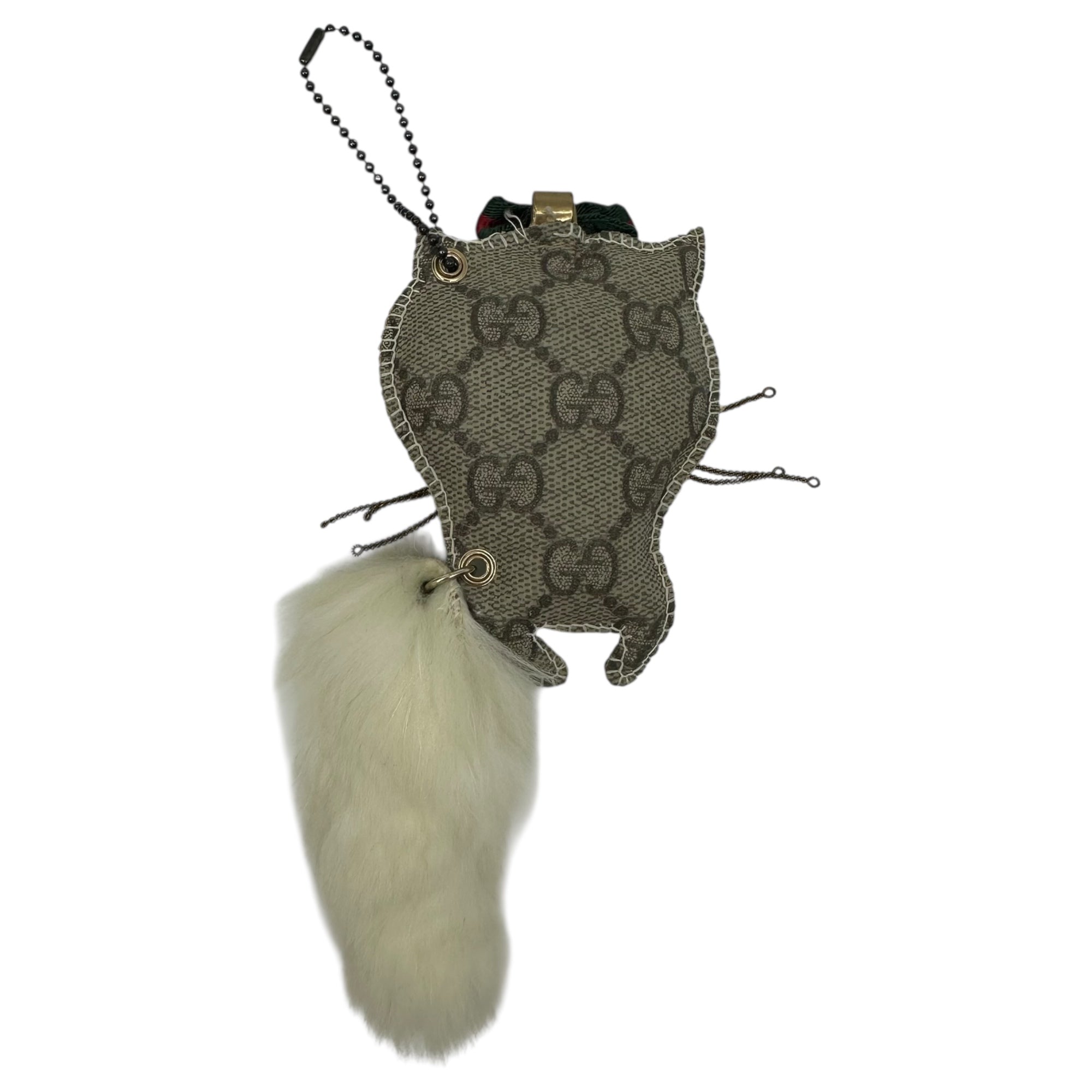 GUCCI(グッチ) GUTTARI GG Supreme Charm ガットリ GG スプリーム チャーム グレー キーホルダー ファー