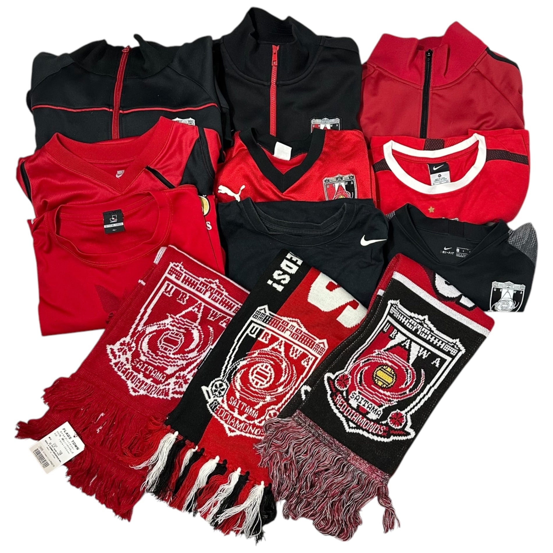 URAWA REDS(浦和レッドダイヤモンズ) 計12点 まとめ 練習着 3着 Tシャツ 3 ジャージ 3着 マフラー 3枚 レッド×ブラック サッカー Jリーグ ユニフォーム トラック ジャケット ゲーム シャツ