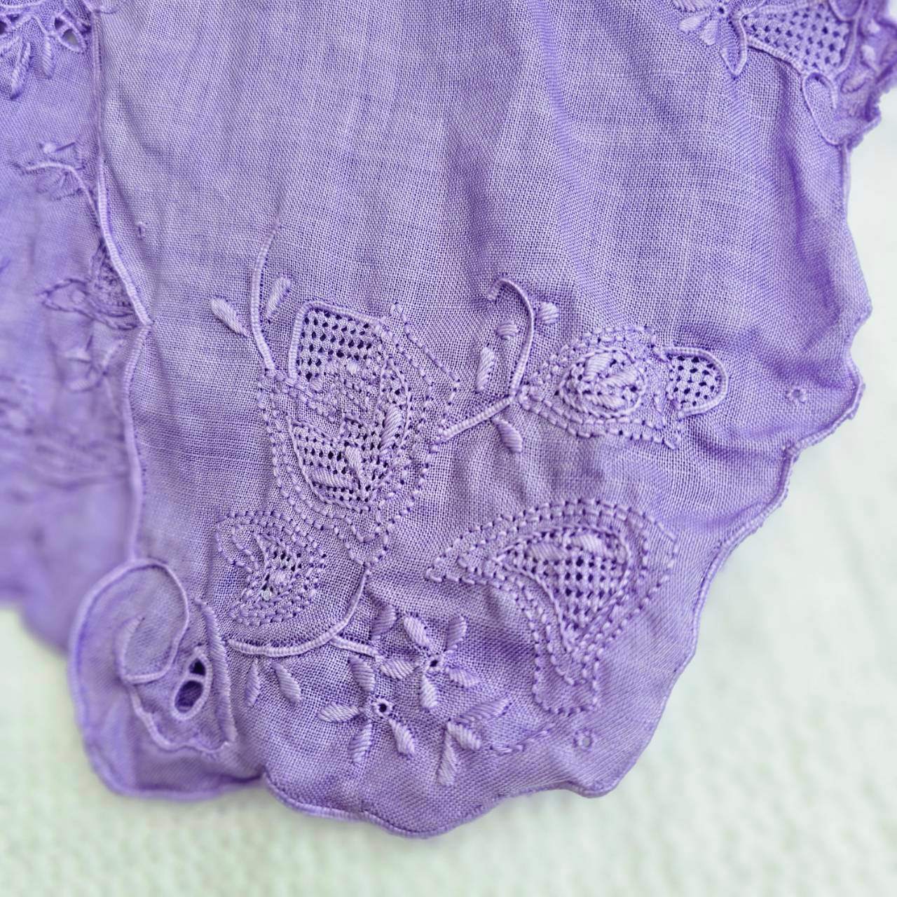 Euro vintage(ヨーロッパヴィンテージ) flower embroidery linen collar 刺繍入りリネンのつけ襟 ラベンダー 未使用に近い/後染め加工 ラベンダー