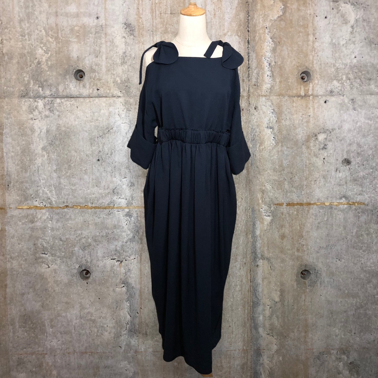 TARO HORIUCHI(タロウホリウチ) オフショルダーウエストギャザーワンピース 1901-DR05-112 FREE ネイビー