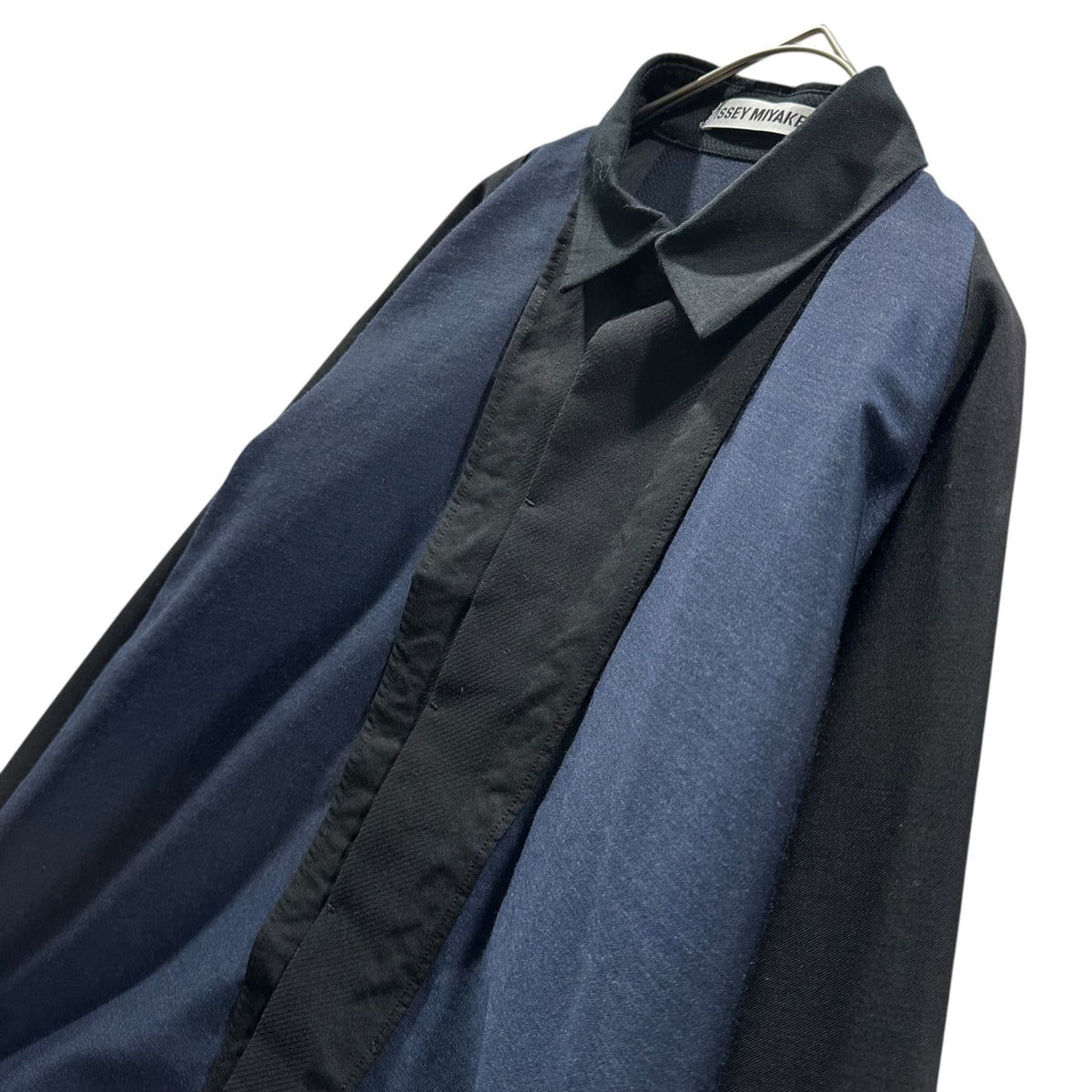 ISSEY MIYAKE(イッセイミヤケ) Two-Tone Fly-Front Wide Shirt バイカラー 比翼 ワイド シャツ IM64FJ511 2 ブラック×ネイビー 男性着用可能