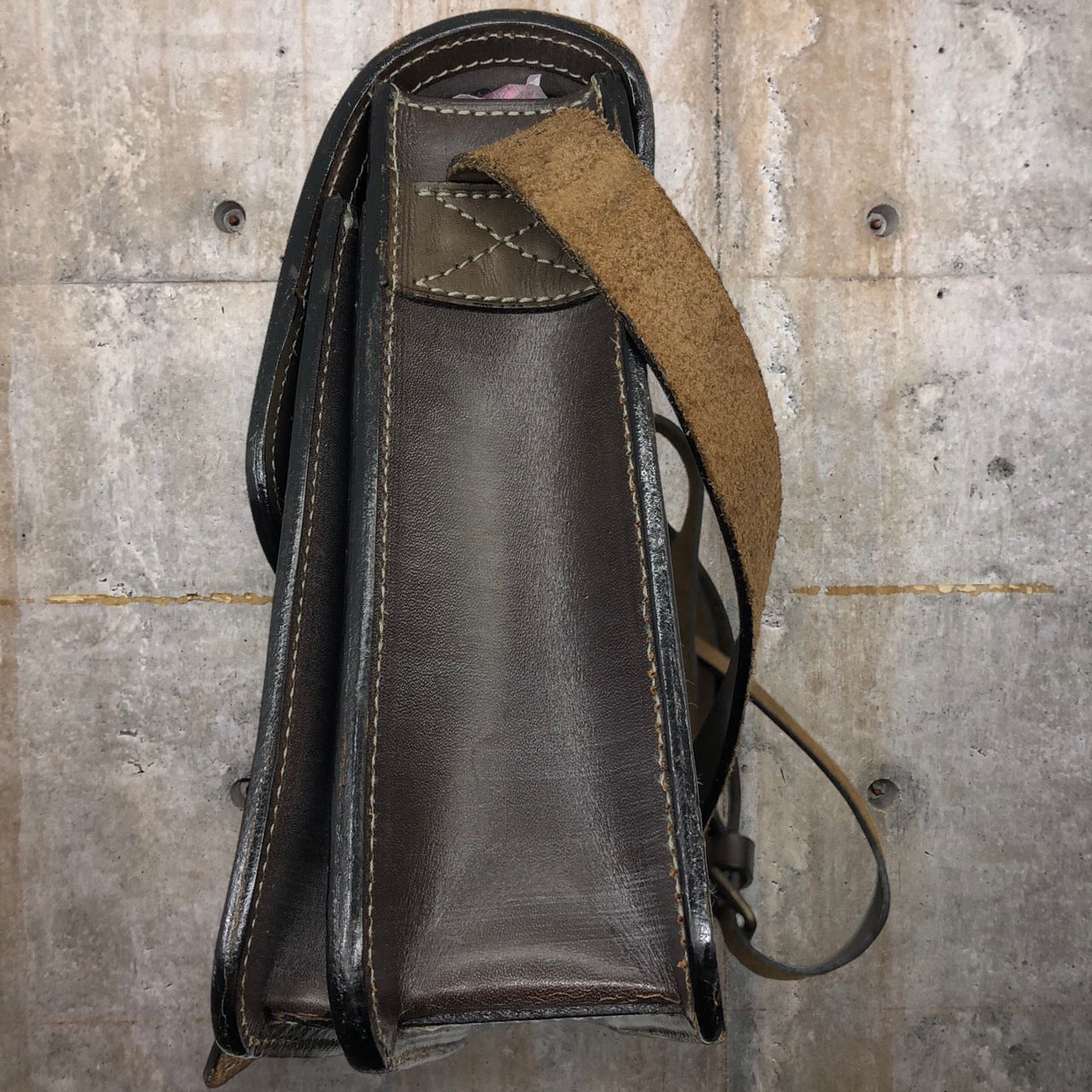 C.P. Company(シー ピー カンパニー) 90'sブライドルレザーショルダーバッグ ブラウン