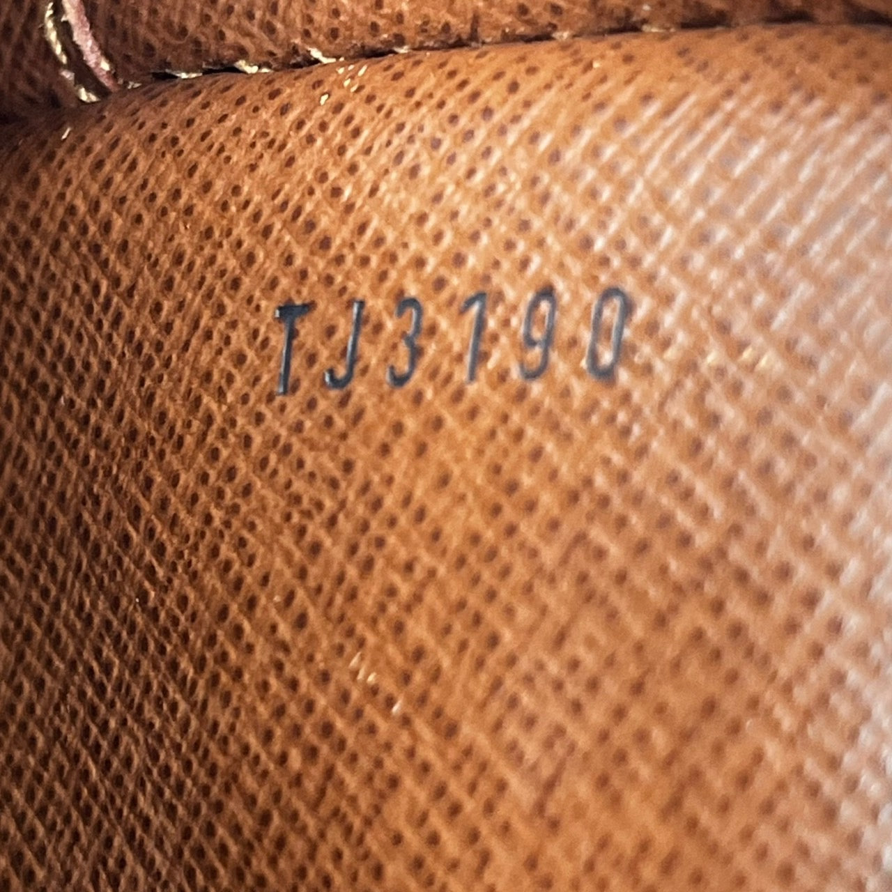 LOUIS VUITTON(ルイヴィトン) Danube ダヌーブ ショルダーバッグ サコッシュ M45266 ブラウン モノグラム TJ3190