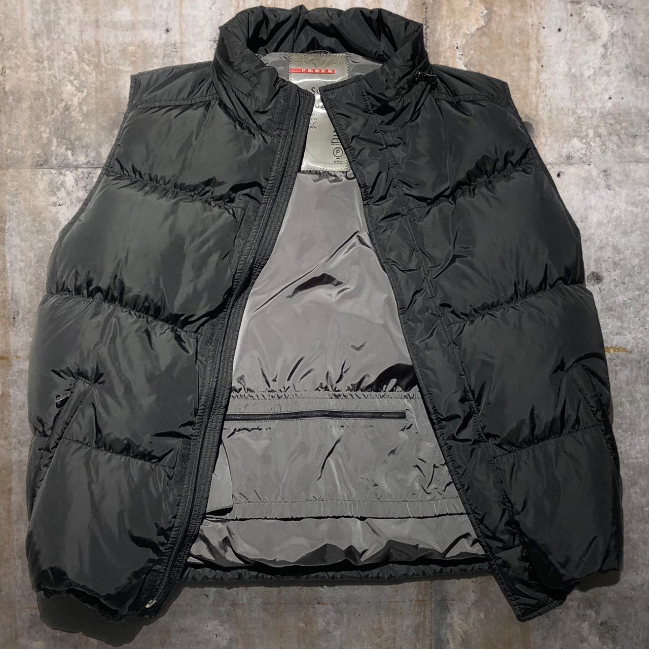 PRADA SPORT(プラダスポーツ) ナイロンダウンベスト 50(Lサイズ程度) ブラック