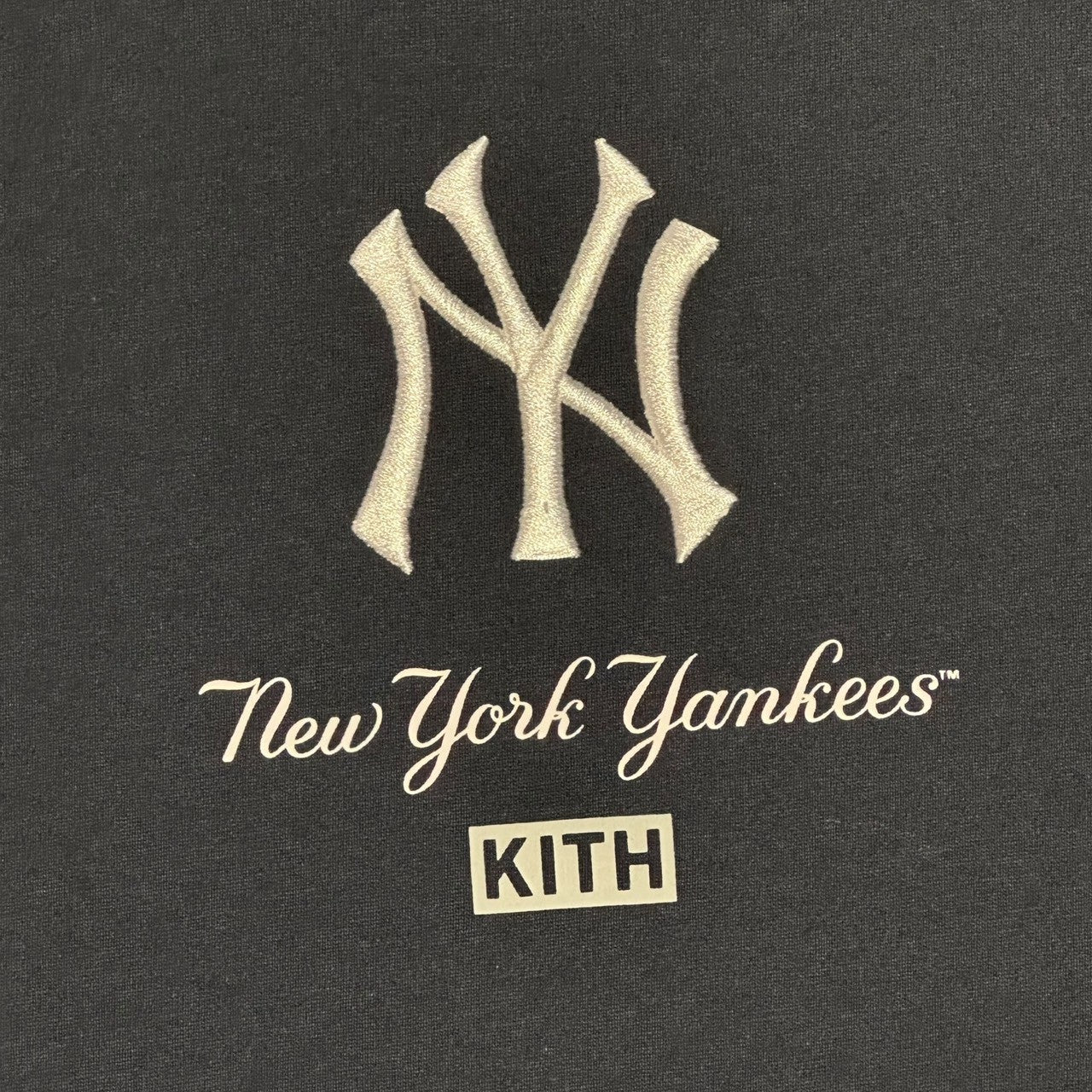 KITH(キス) MLB Yankees LOGO TEE ヤンキース ロゴ 刺繍 Tシャツ 20-071-060-0189-3-0 S ネイビー