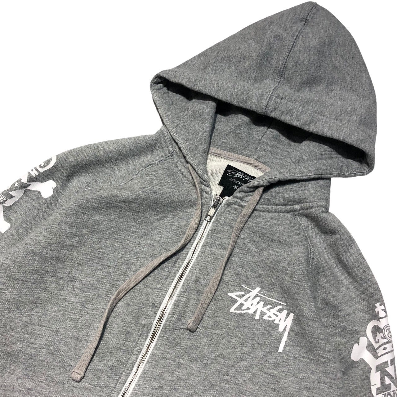 STUSSY(ステューシー) 00's world tour zip hoodie ワールド ツアー ジップ パーカー M グレー ドクロ フーディ Y2K
