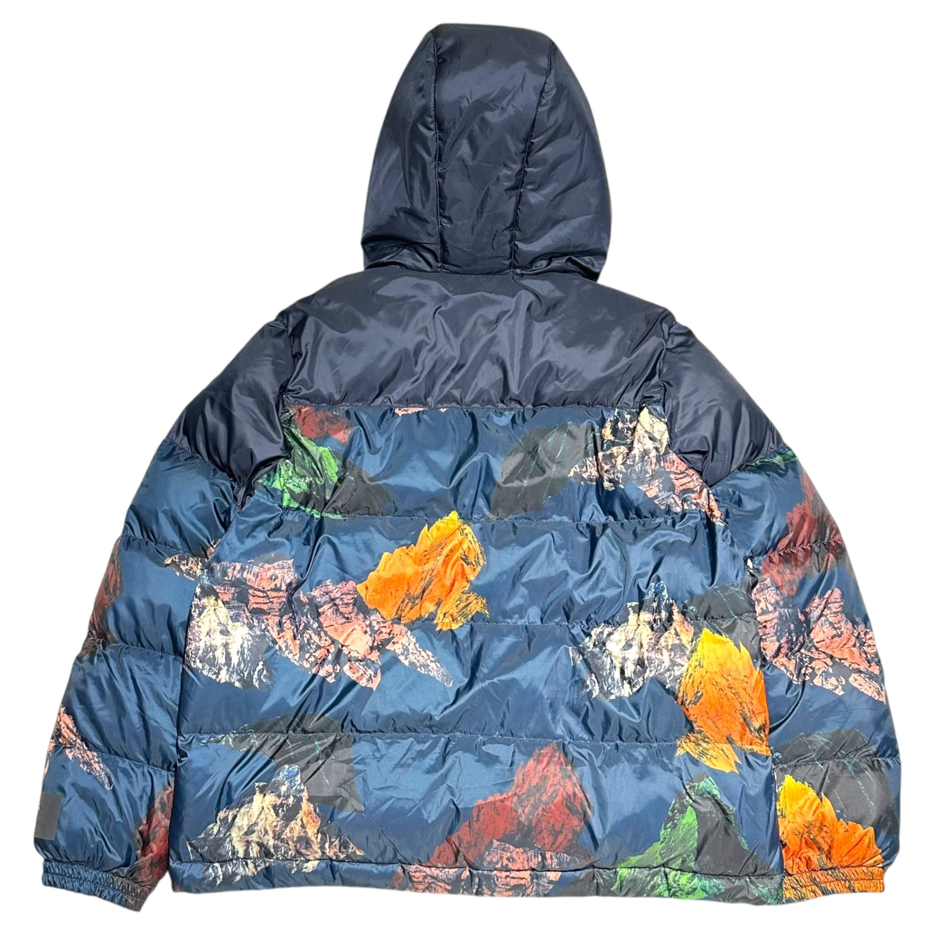 PAUL SMITH(ポールスミス) 20AW ”Into The Wild” Graphic Nylon Hooded Padded Jacket グラフィック ナイロン フーデット 中綿 ジャケット PY-99184*-77010 M ネイビー×ブラック Collage Mountain