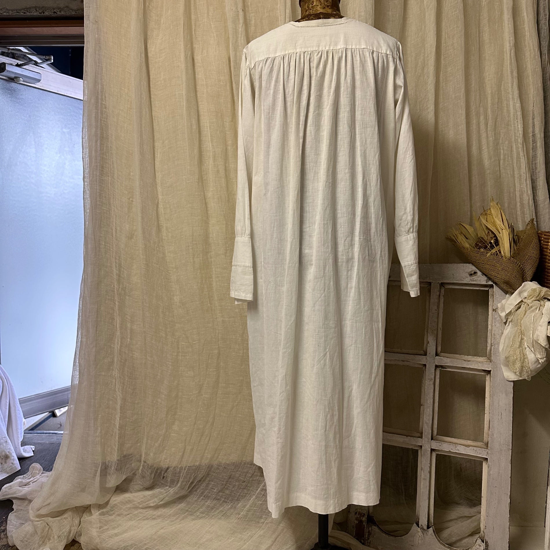 Euro vintage(ヨーロッパヴィンテージ) 30~40's ivory cotton square neck with floral cutwork knighty フローラルカットワークレースのコットンナイティドレス ワンピース 表記無し(M~L程度) アイボリー