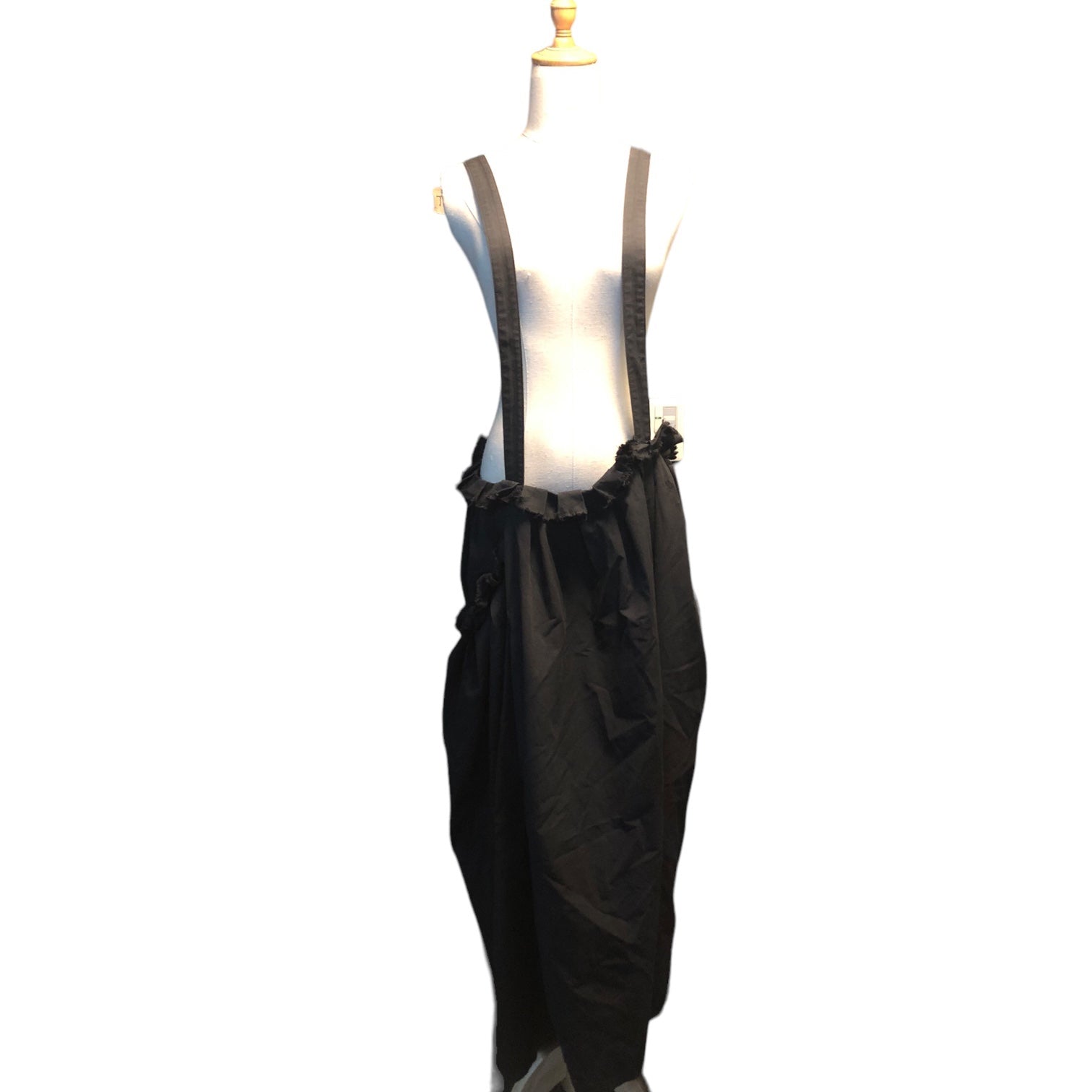 Y's(ワイズ) Raw-cut gathered jumper skirt 切りっぱなし ギャザー ジャンパー スカート YV-S09-009 2(M程度) ブラック サロペット