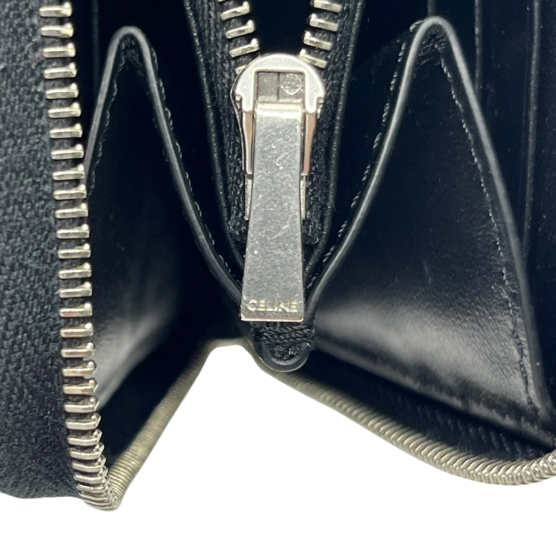 CELINE(セリーヌ) Croco-embossed leather round zip wallet クロコダイル 型押し カーフ スキン ラージ ジップ ウォレット ブラック 長財布 ラウンドジップ レザー 本革