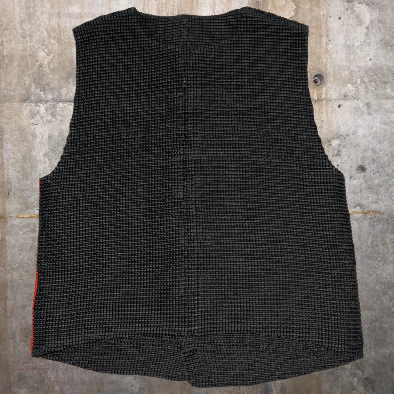 ISSEY MIYAKE(イッセイミヤケ) 98’sグラデーションプリーツベスト IM84-FE650 M オレンジ×ピンク