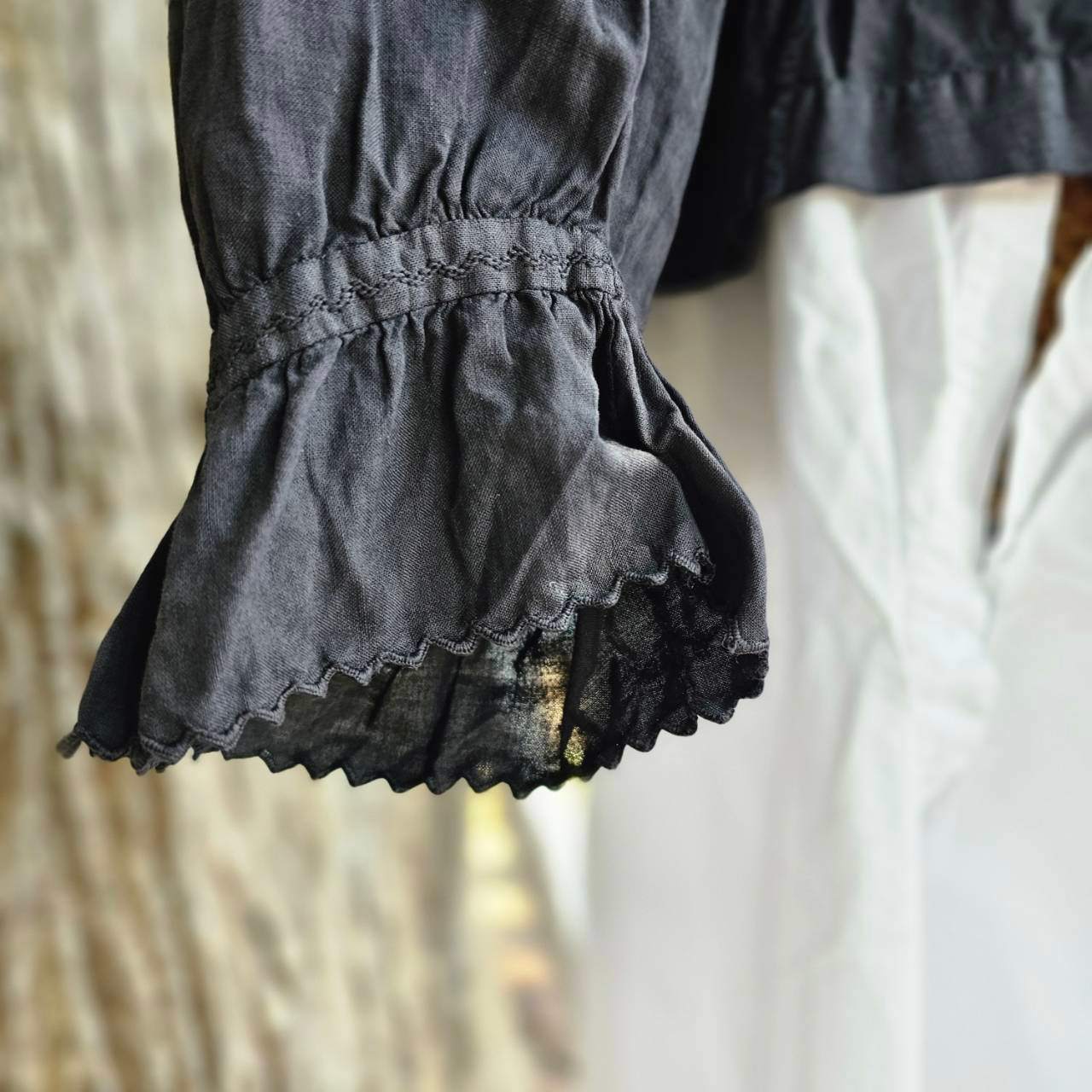 Euro antique(ヨーロッパアンティーク) 10-20's pin tucks frilled small collar white cotton blouse ちいさなレース襟のピンタックコットン長袖ブラウス 表記無し(Lサイズ程度)