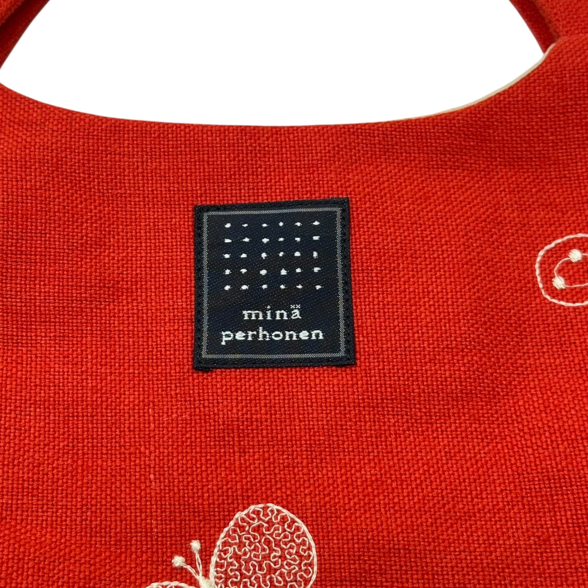 mina perhonen(ミナペルホネン) ”choucho” EGG BAG ちょうちょう エッグ バッグ レッド