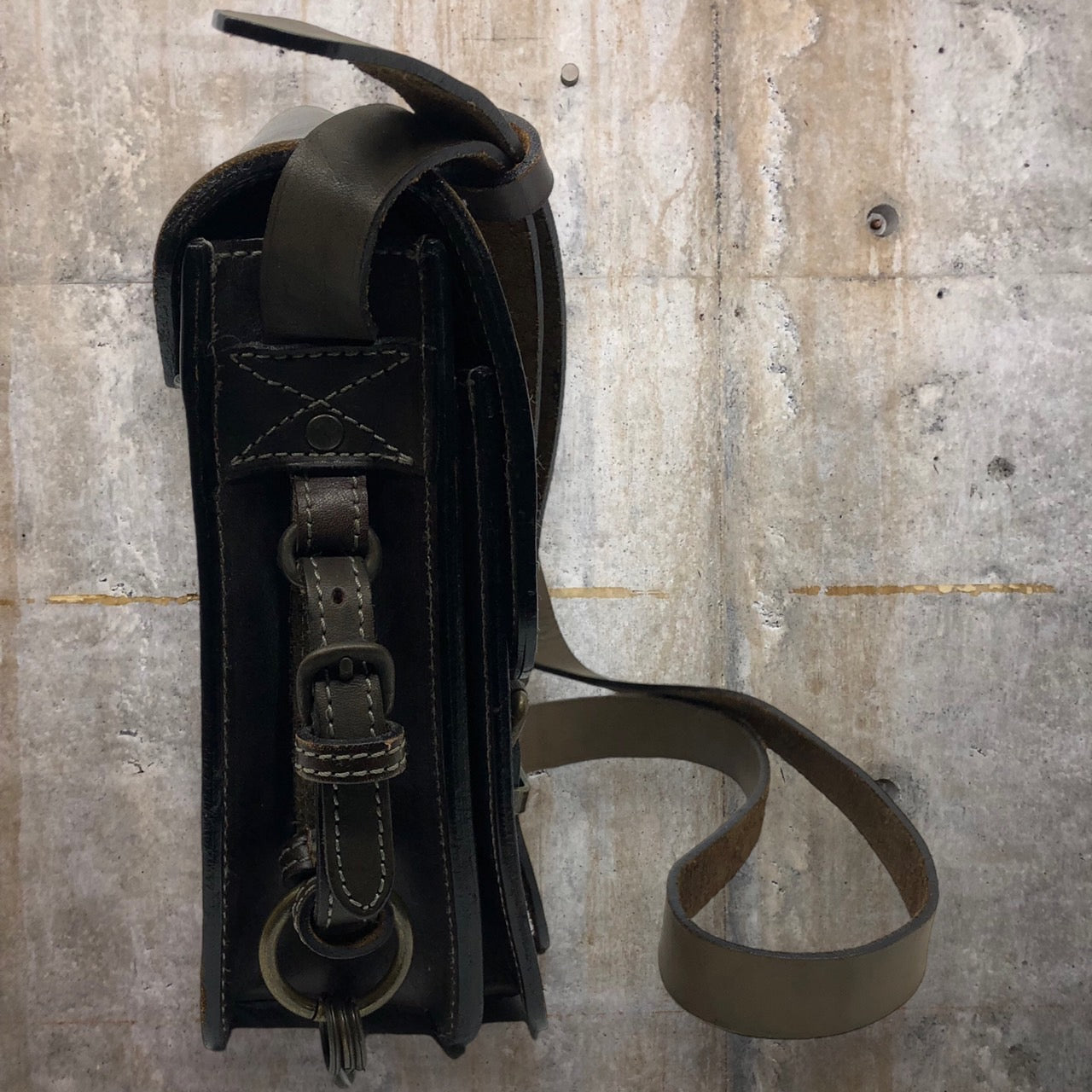 C.P. Company(シー ピー カンパニー) 90'sブライドルレザーショルダーバッグ ブラウン