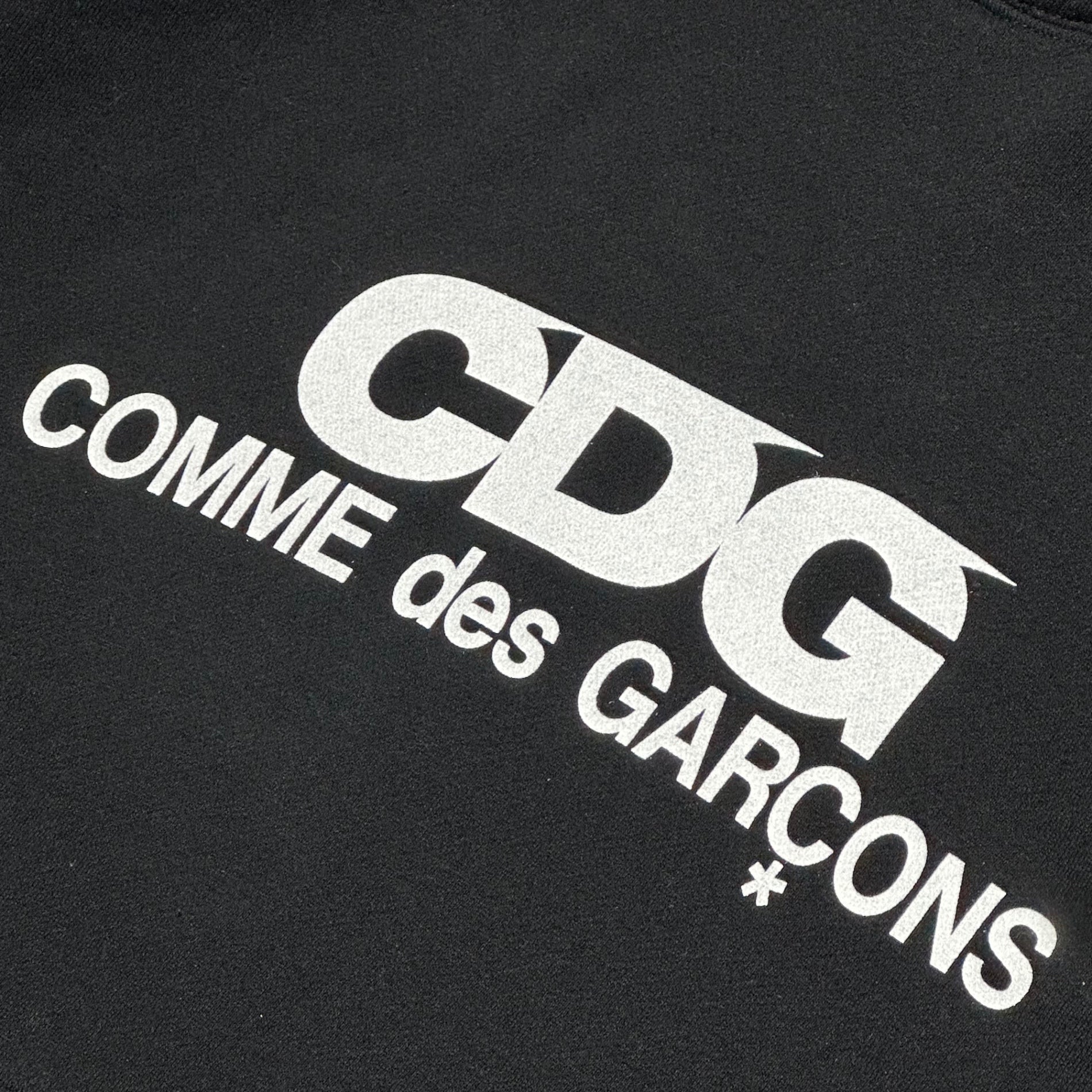 CDG COMME des GARCONS(シーディージーコムデギャルソン) CDG Logo Hooded Sweatshirt ロゴ プリント プルオーバー パーカー SZ-T070 M ブラック AD2023