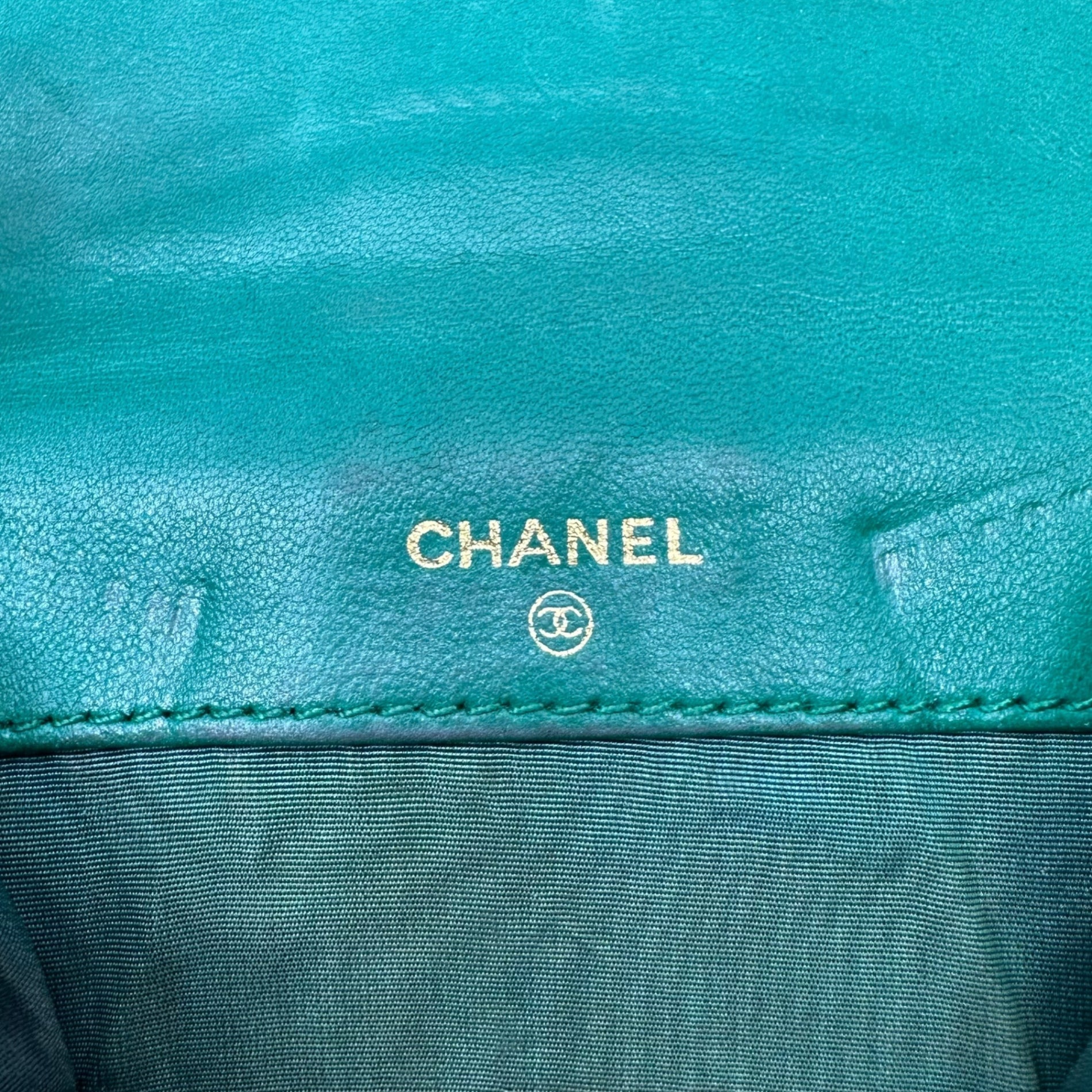 CHANEL(シャネル) 90's キャビア スキン ココマーク 3つ折り 財布 Caviar skin Coco mark tri-fold wallet グリーン 2893724