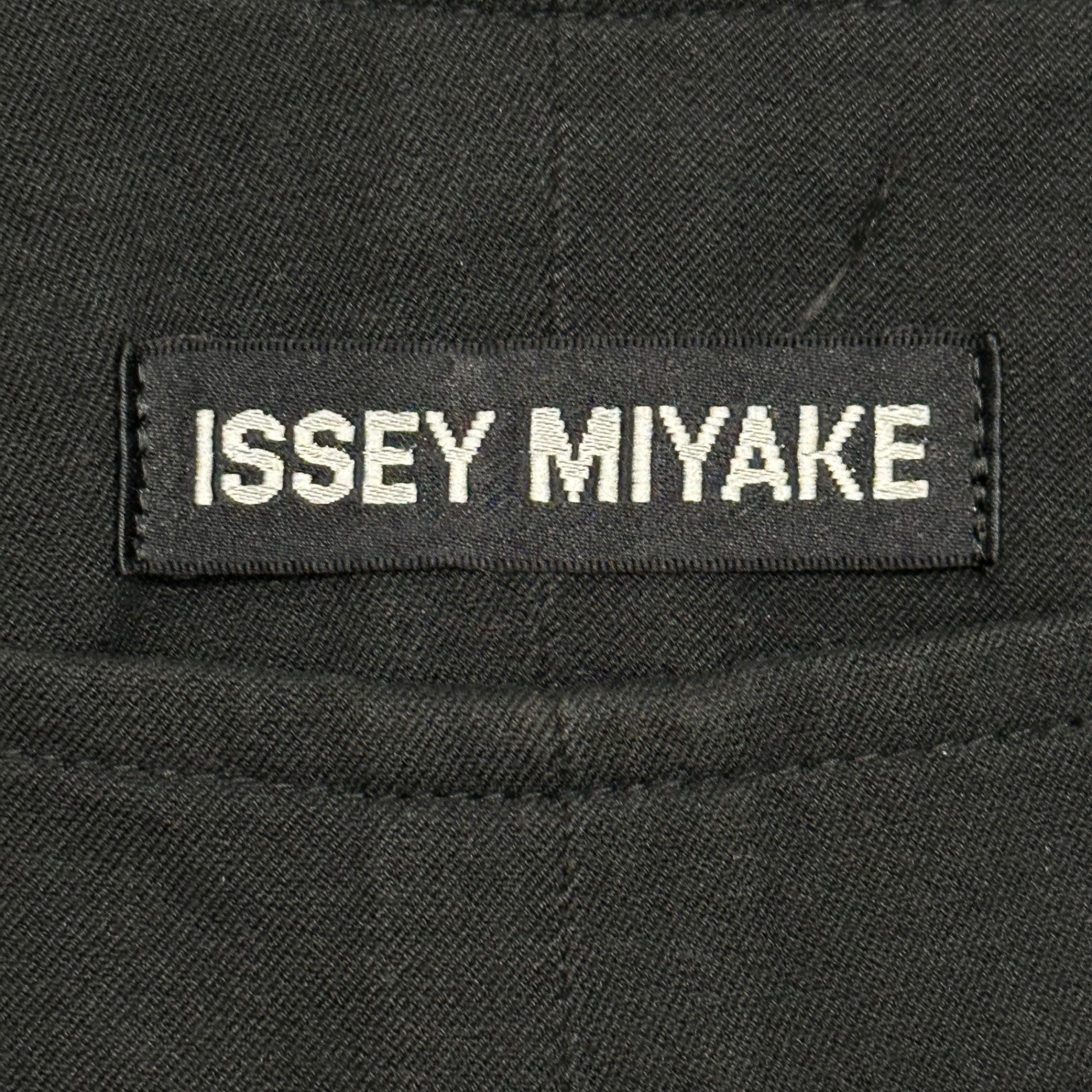 ISSEY MIYAKE(イッセイミヤケ) 2011SS Side-Button Stretch Pants サイドボタン ストレッチ パンツ スラックス IM11FF026 2(M) ブラック