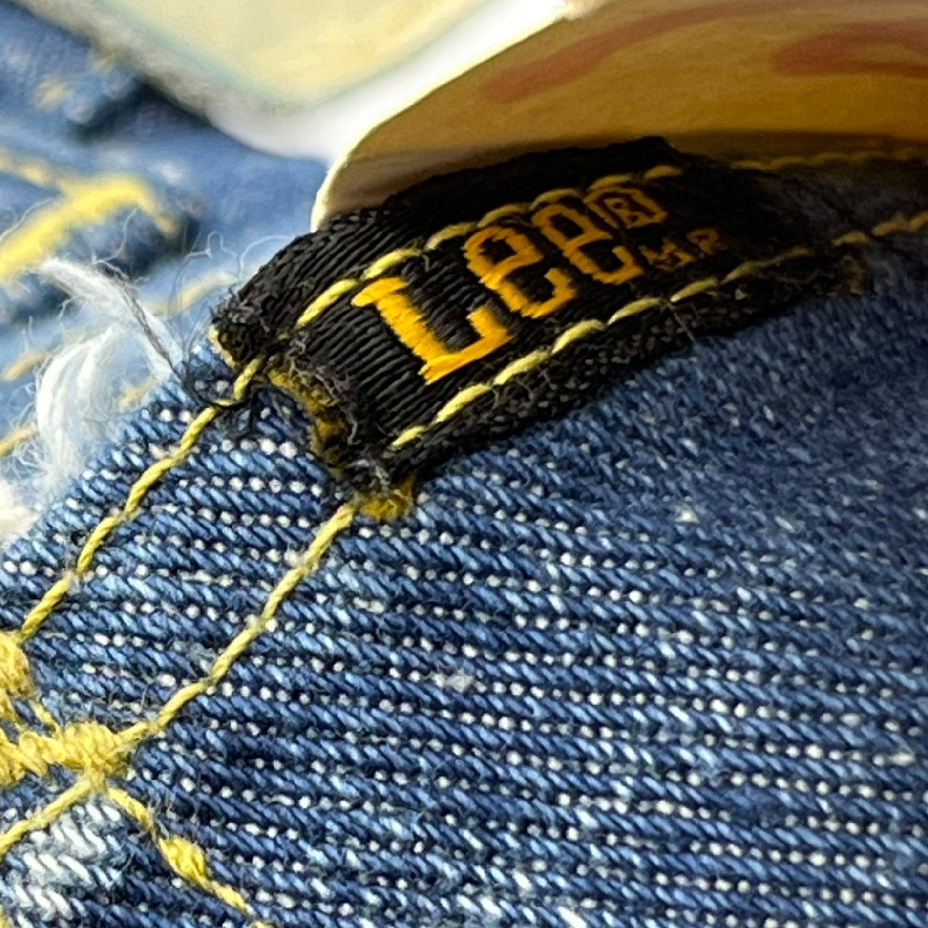 LEE(リー) 70's 200 RIDERS dead stock stonewashed vintage denim pants デッドストック ストーン ウォッシュ ヴィンテージ デニム パンツ 200-0041 33×34 ライトインディゴ フラッシャー付 USA製 42TARON FULL CUT サイド黒タグ