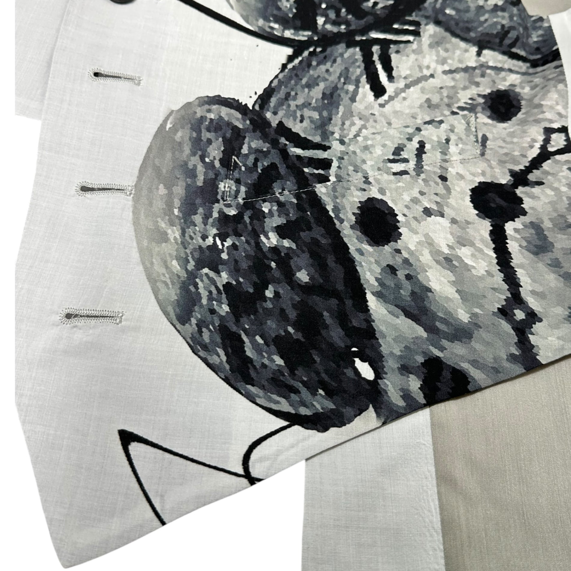 YOHJI YAMAMOTO POUR HOMME(ヨウジヤマモトプールオム) 25SS CLOCK PRINT ASYMMETRY VEST クロック プリント アシンメトリー ベスト ホワイト(淡いグレーに近いです) 2(S~M程度) ホワイト(淡いグレーに近いです) HP-V16-220-1-02 25SSファーストルック着用品