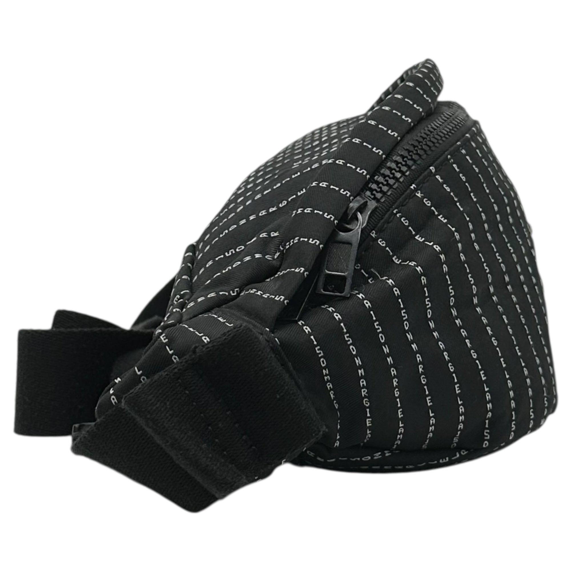 MAISON MARGIELA(メゾンマルジェラ) 20AW Logo Pinstripe Body Bum Bag ロゴ ピンストライプ ボディ バムバッグ S55WB0010 P3533 ブラック×ホワイト ⑪ライン