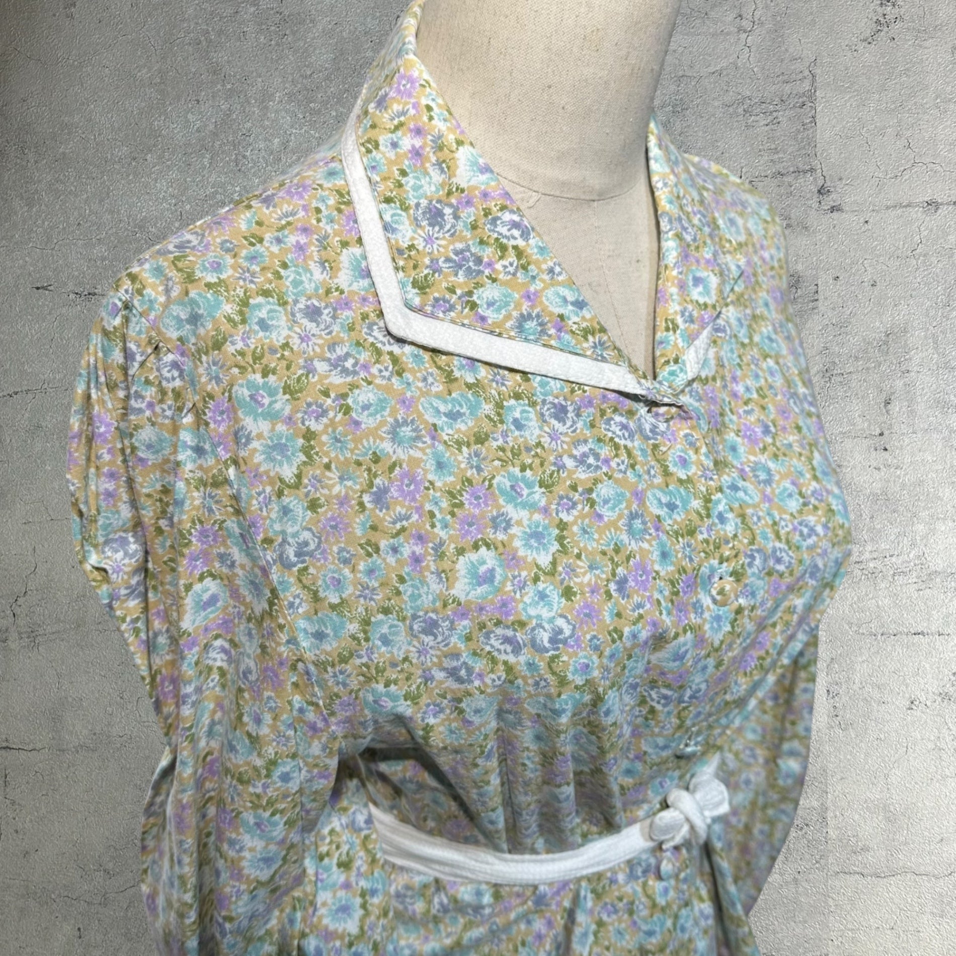 Euro vintage(ヨーロッパヴィンテージ) 60's~ Blueflower_flower print round collar blouse with ribbon バックリボン付き花柄丸襟シャツブラウス 表記無し(M~L程度) ミックスカラー