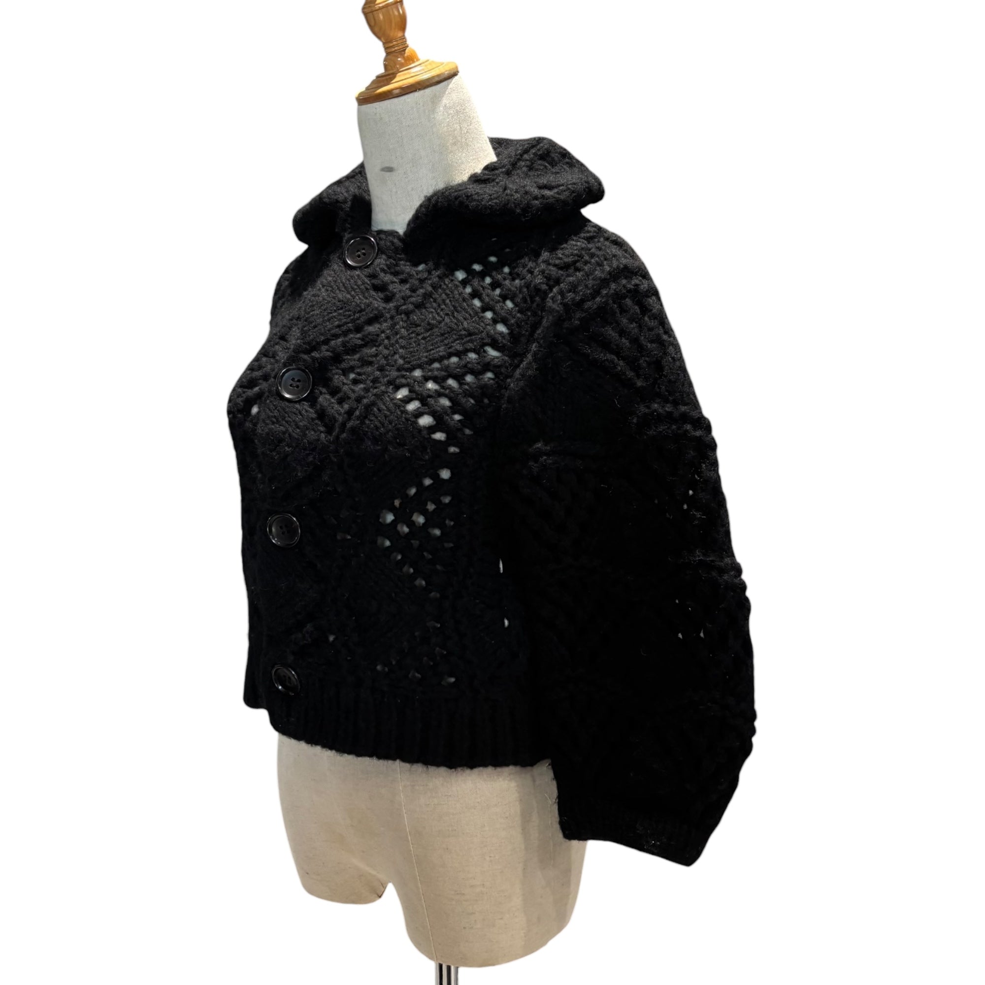 tricot COMME des GARCONS(トリココムデギャルソン) 08AW Hand-knitted Loose-knit Short-length Jacket with Oversized 手編み ローゲージ ニット デカボタン ショートレングス ジャケットButtons TB-N017 FREE ブラック AD2008 男性着用可能
