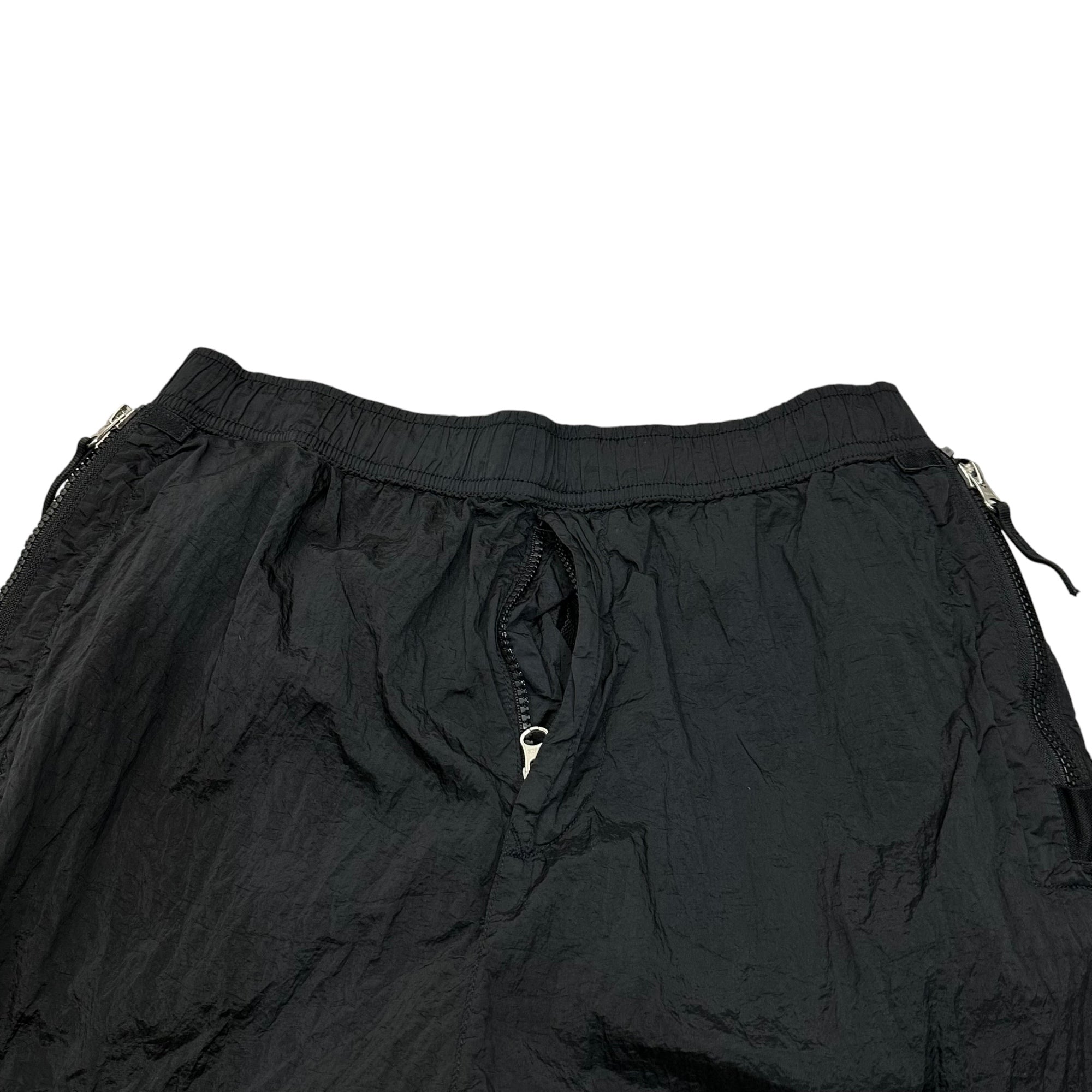STONE ISLAND(ストーンアイランド) 2023SS NYLON METAL BERMUDA SHORTS ナイロン メタル バミューダ ショーツ 7815L0319 W28 ブラック ショート ハーフ パンツ