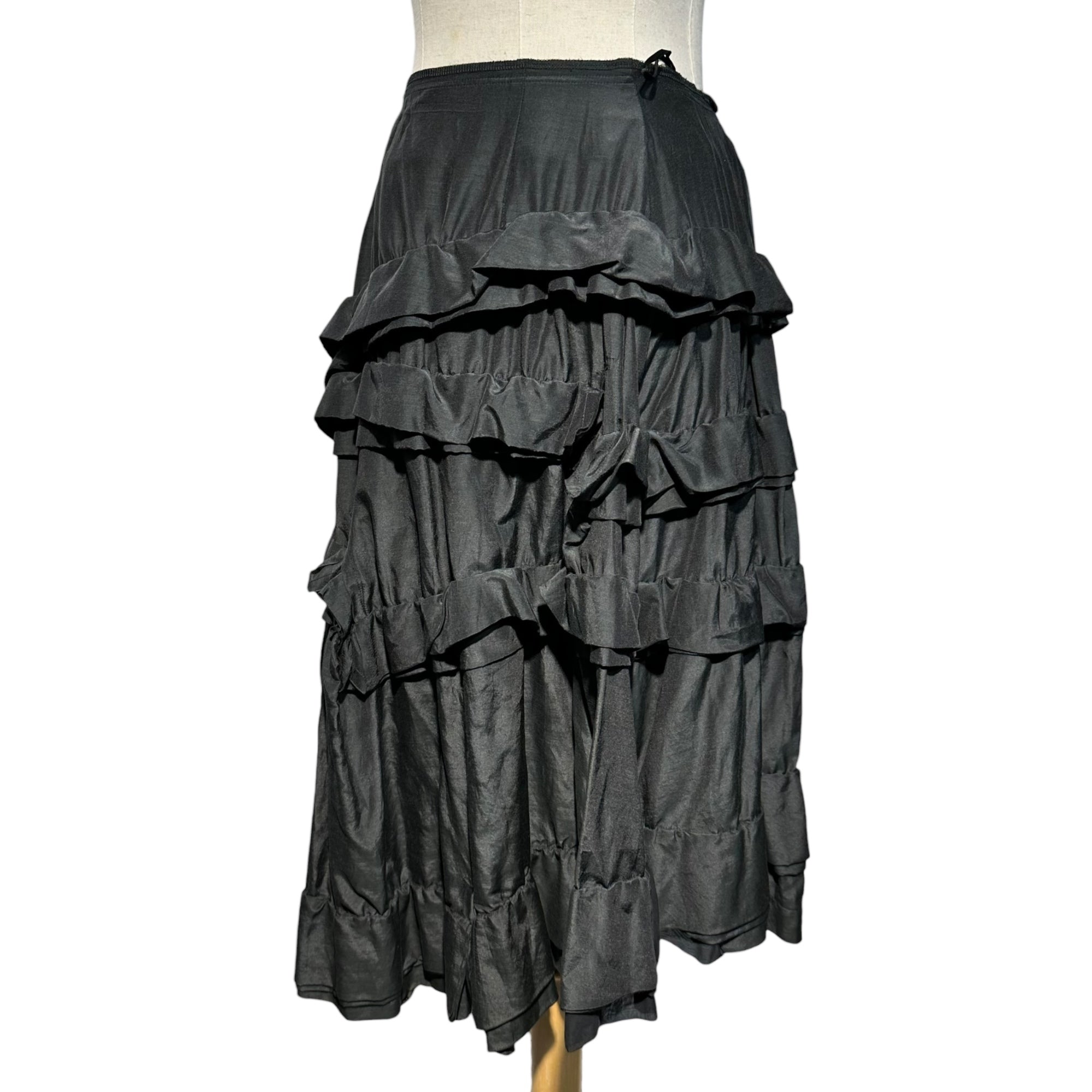 COMME des GARCONS(コムデギャルソン) Lace-embellished tiered skirt レース装飾 ティアード スカート S ブラック 品質表示タグ切取