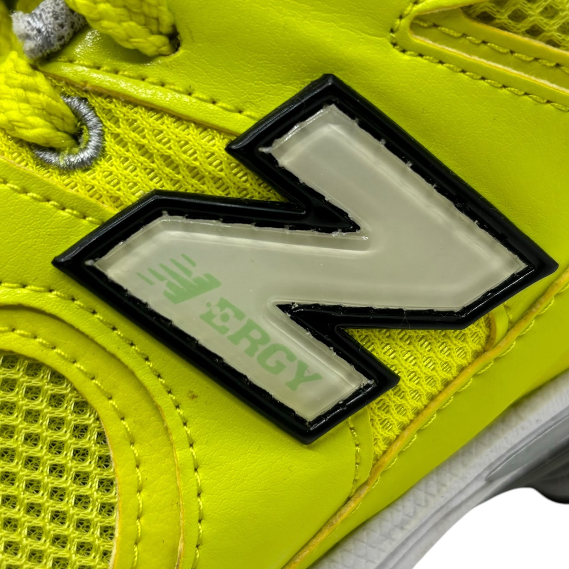 NEW BALANCE(ニューバランス) VOLT YELLOW ローカット スニーカー M2002RLC 27cm イエロー