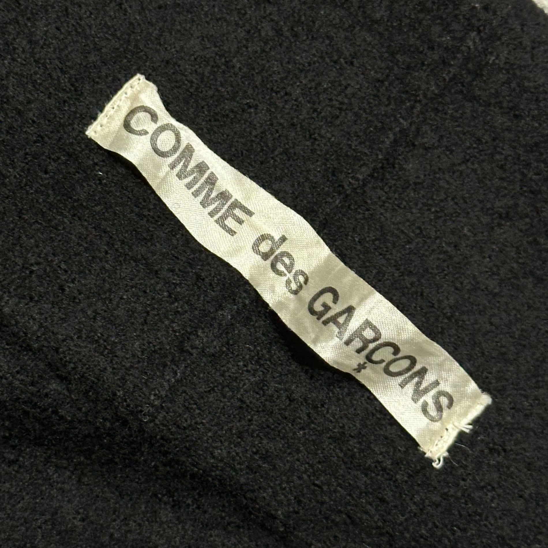COMME des GARCONS(コムデギャルソン) 2002SS Cut-Out Wool Cape 穴あき ウール ケープ GE-N004 FREE ブラック AD2001 ガウン ジャケット コート ニット