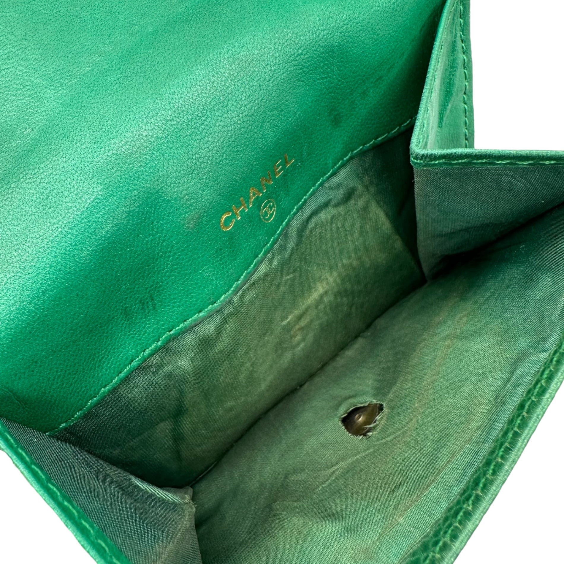 CHANEL(シャネル) 90's キャビア スキン ココマーク 3つ折り 財布 Caviar skin Coco mark tri-fold wallet グリーン 2893724