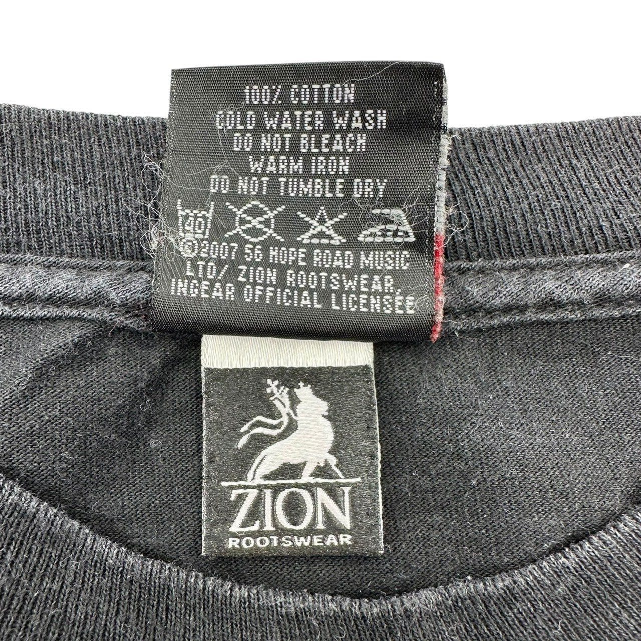 VINTAGE(ヴィンテージ) ©2005 "BOB MARLEY" ROOTSWEAR ボブ マーリー Tシャツ M ブラック 56 Hope Road Muisic, Zion Rootswear, Official Licensee. ヒップホップ レゲイ ヴィンテージ